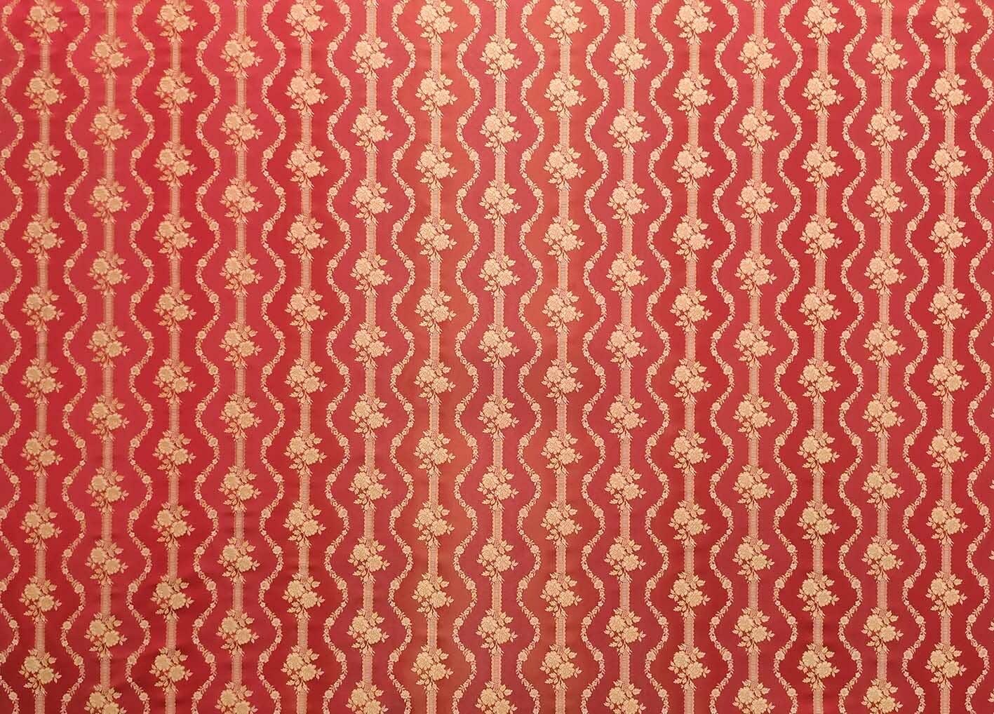 Damascus Petit Trianon Red Light