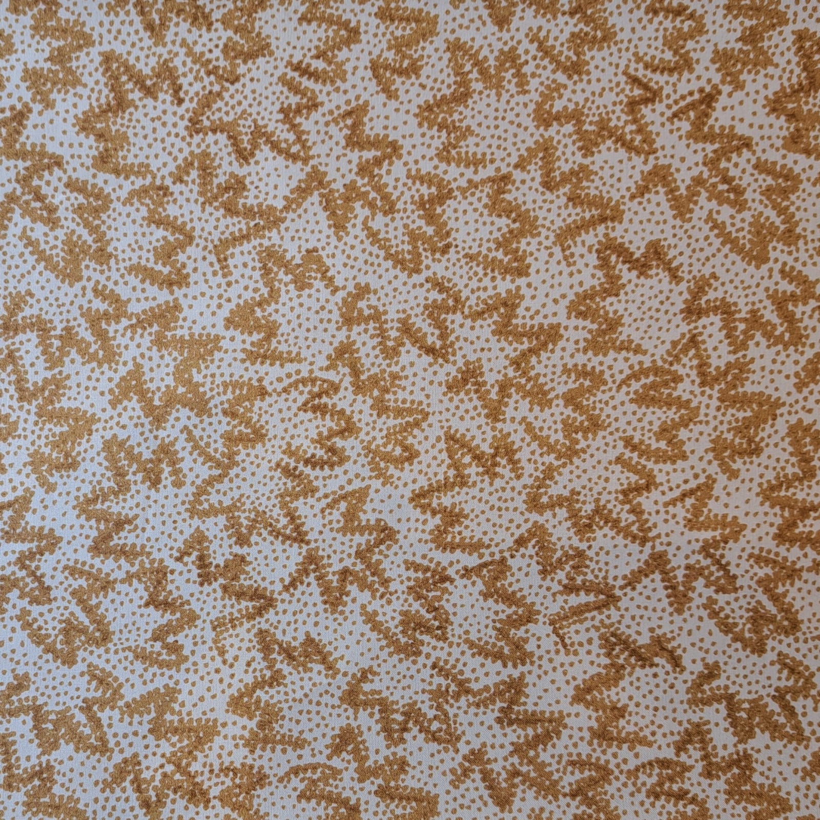 Beige Leopard Motif Wallpaper in Caramel