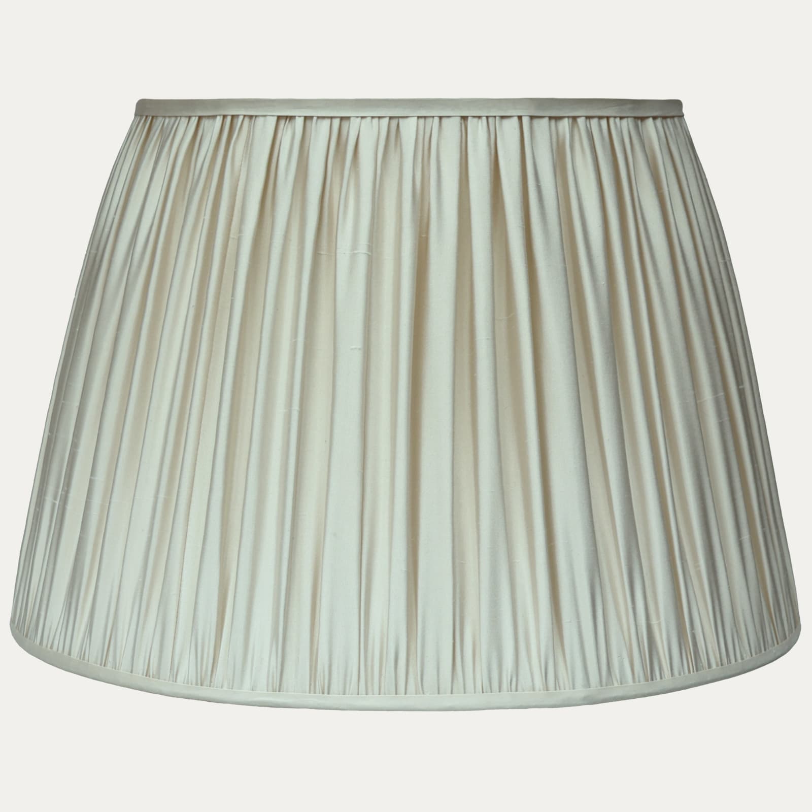 Taffetas Ninon 5267 Silk Pembroke Lampshade