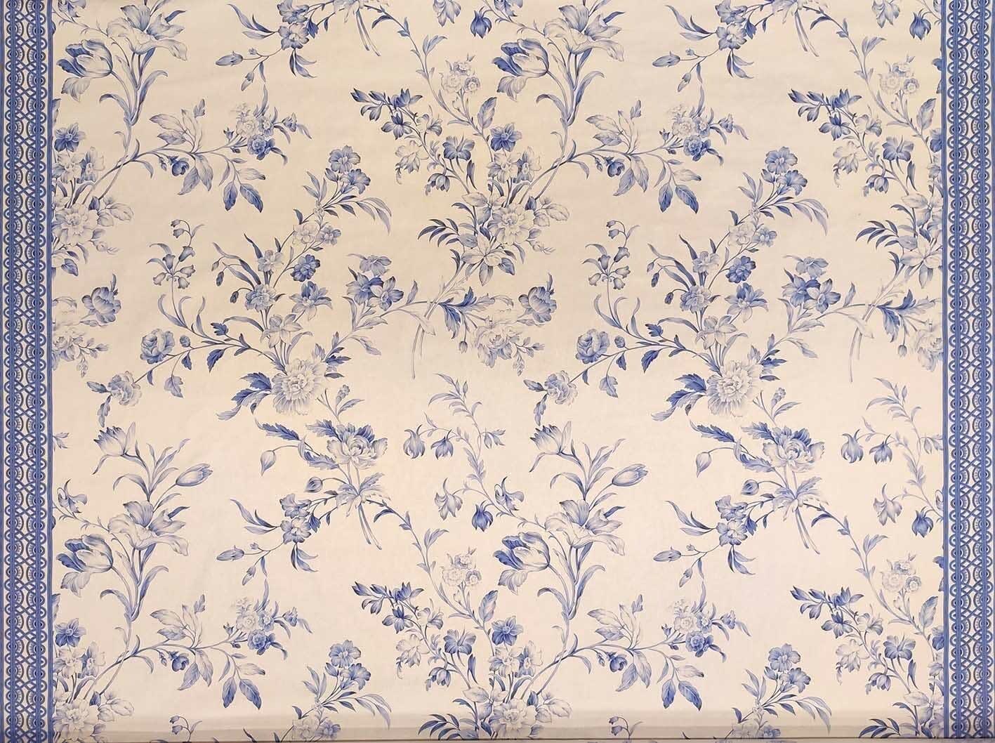 Avesnieres Flowers Canvas Light Blue