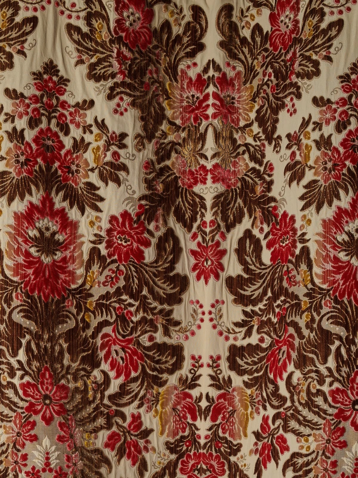 Tivoli Velvet Truffle Rose