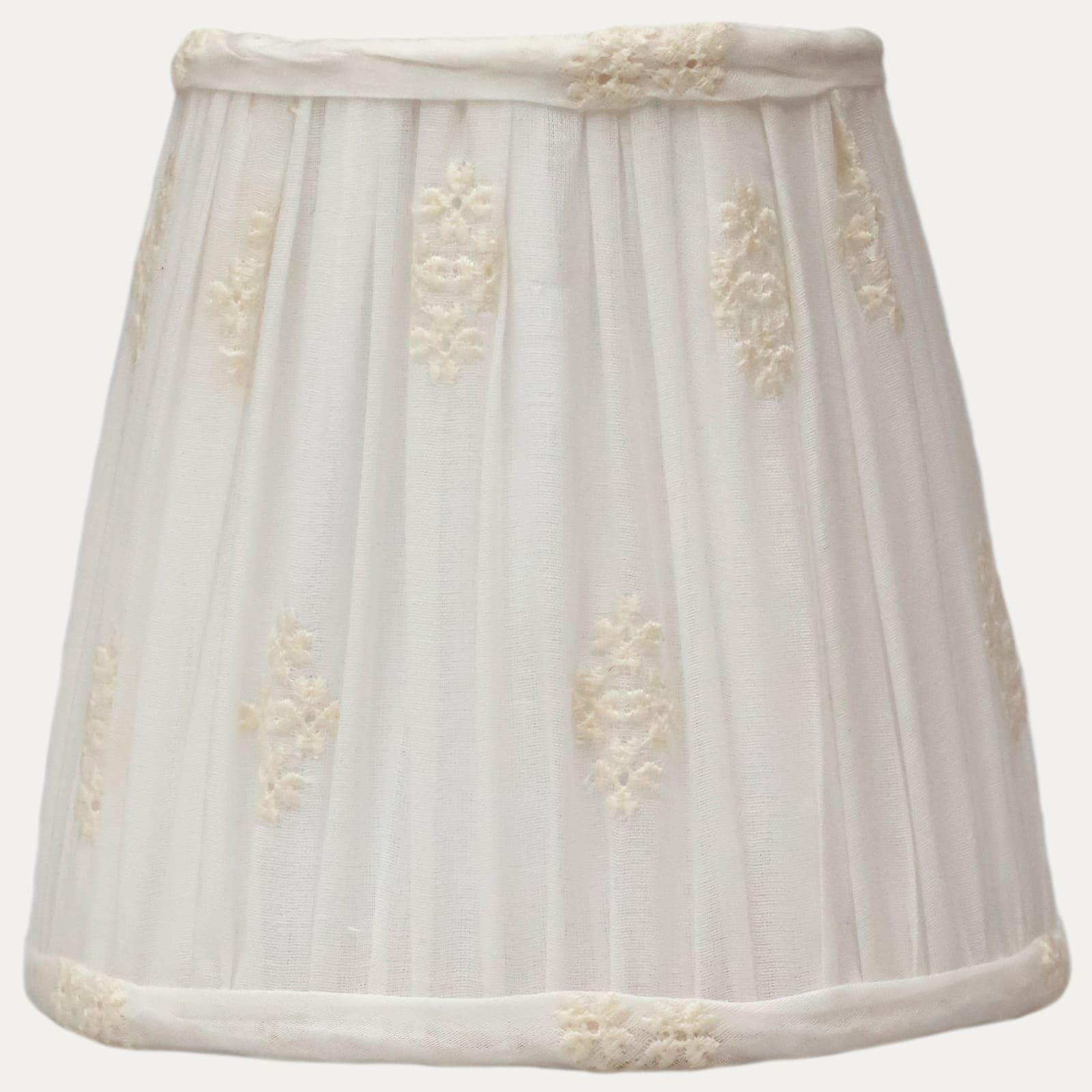 Colefax & Fowler Fleur White Lampshade for Reading Lights
