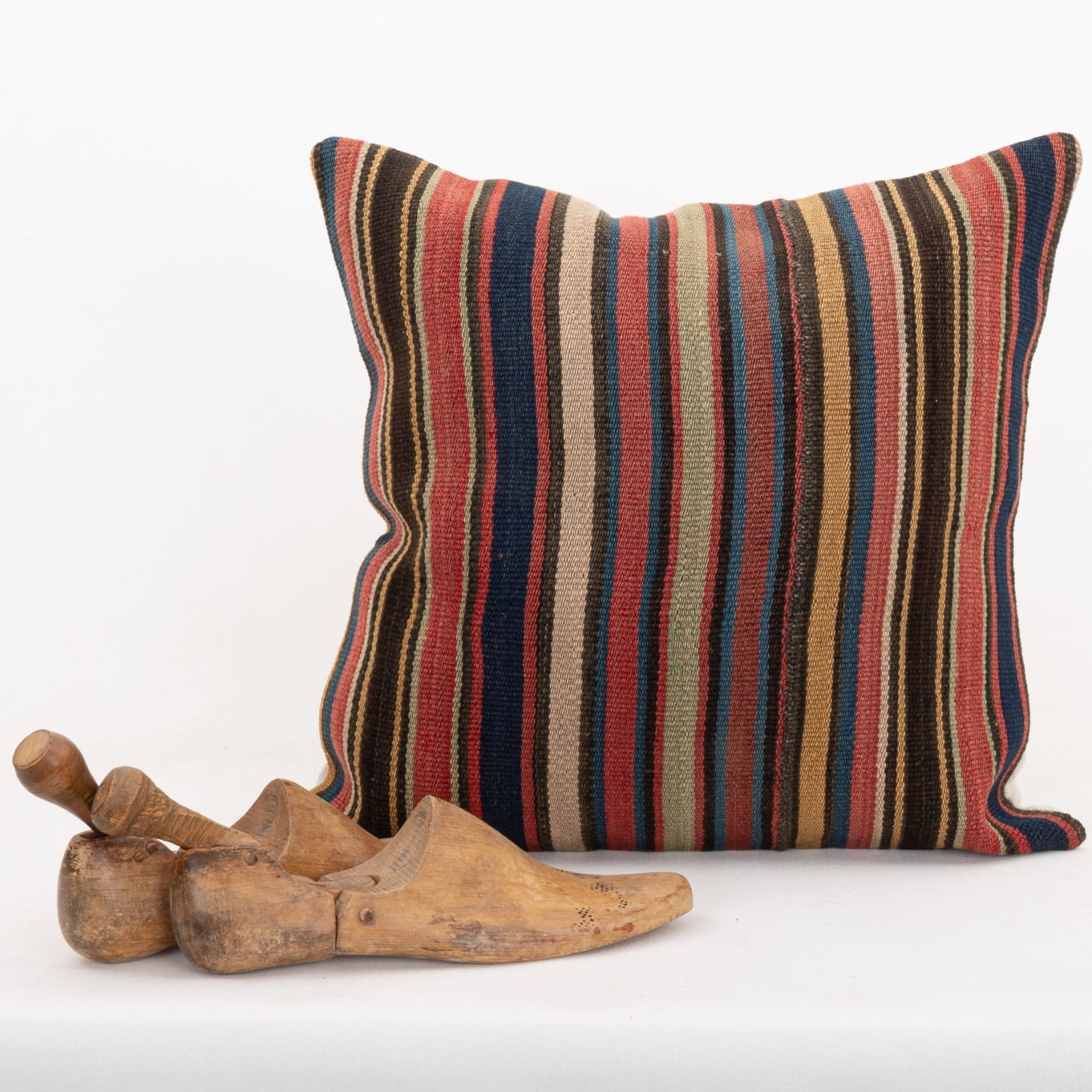 45x45cm 18x18in Jajim Striped Cushion