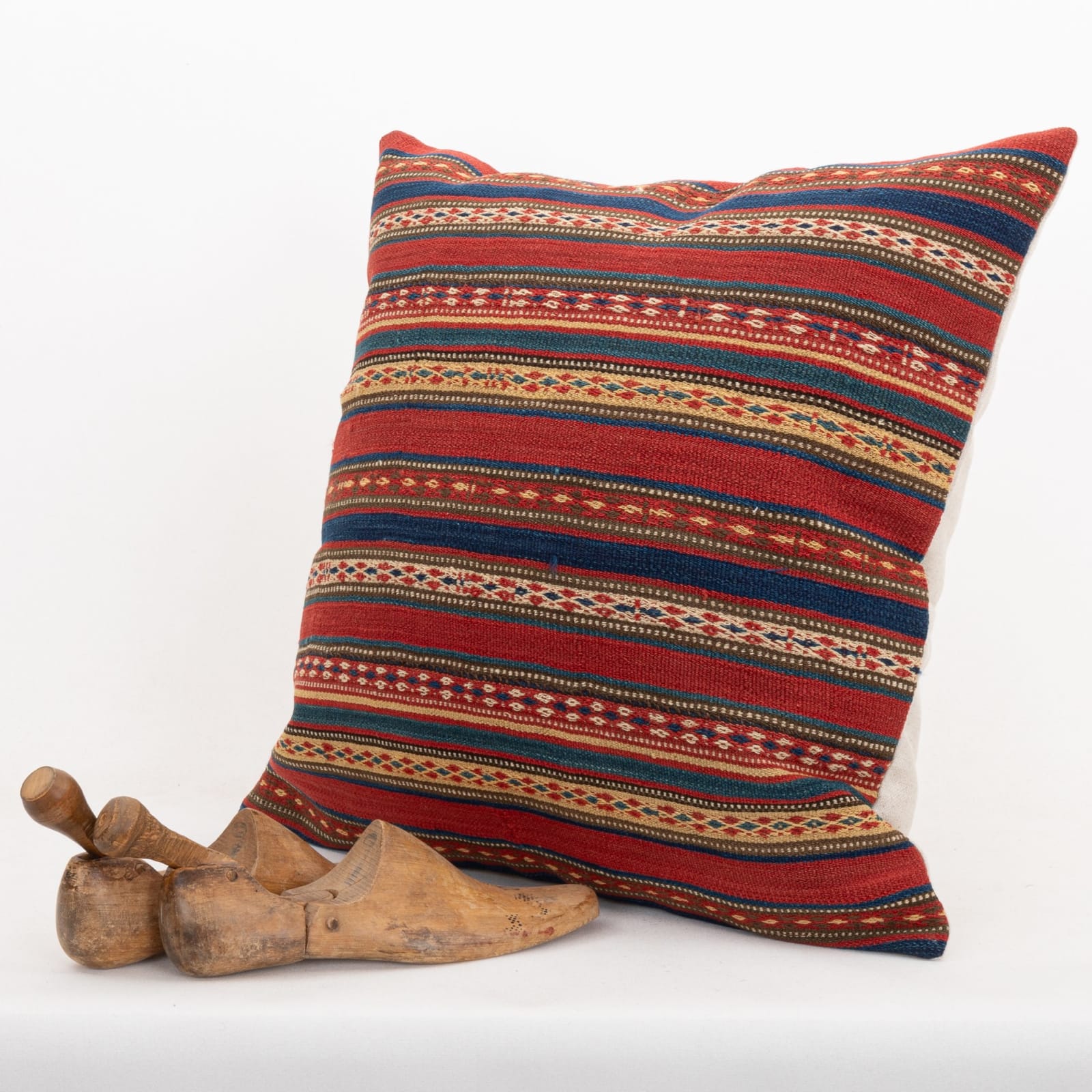55x55cm 22x22in Jajim Striped Cushion