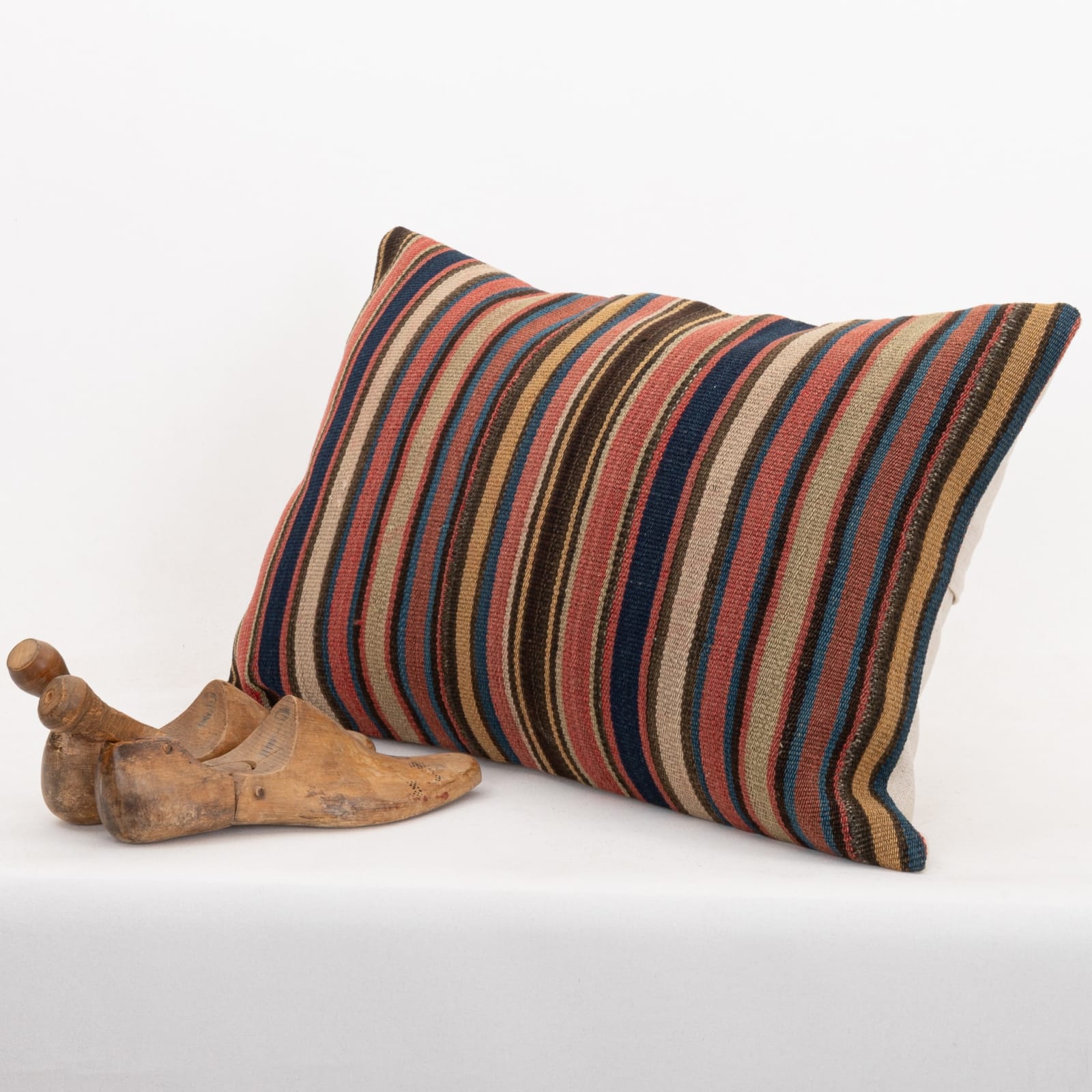 40x60cm 16x24in Jajim Striped Cushion