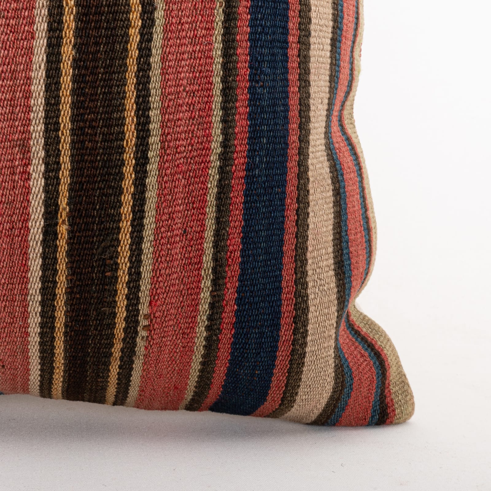 45x45cm 18x18in Jajim Striped Cushion