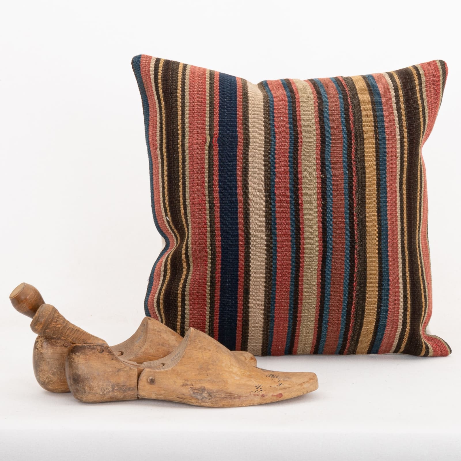 40x40cm 16x16in Jajim Striped Cushion