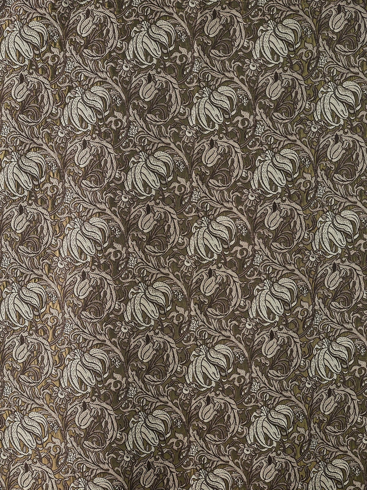 Dore Lily Umber Ash