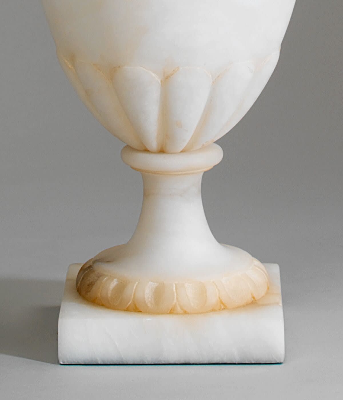 Trento Urn Table Lamp