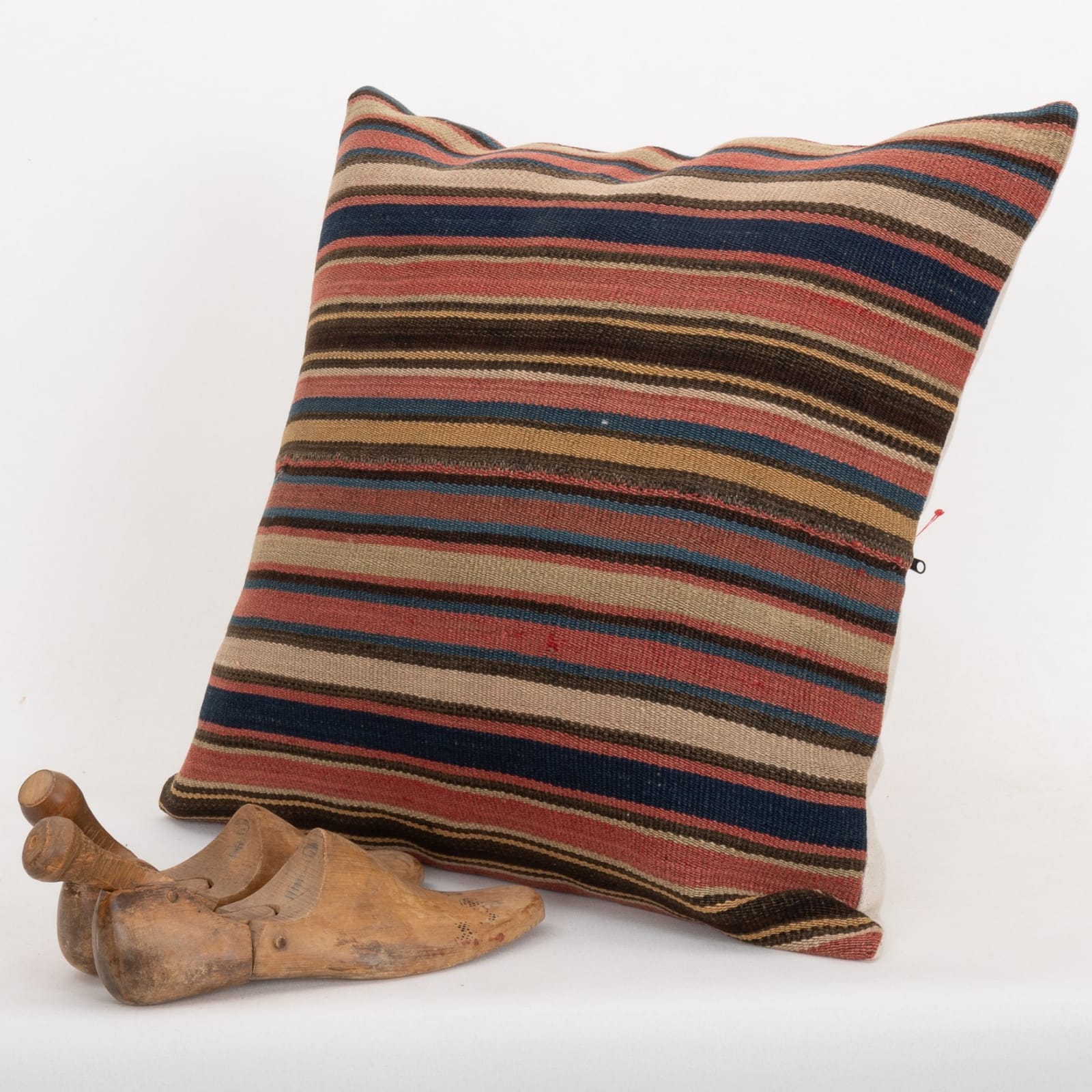55x55cm 22x22in Jajim Striped Cushion