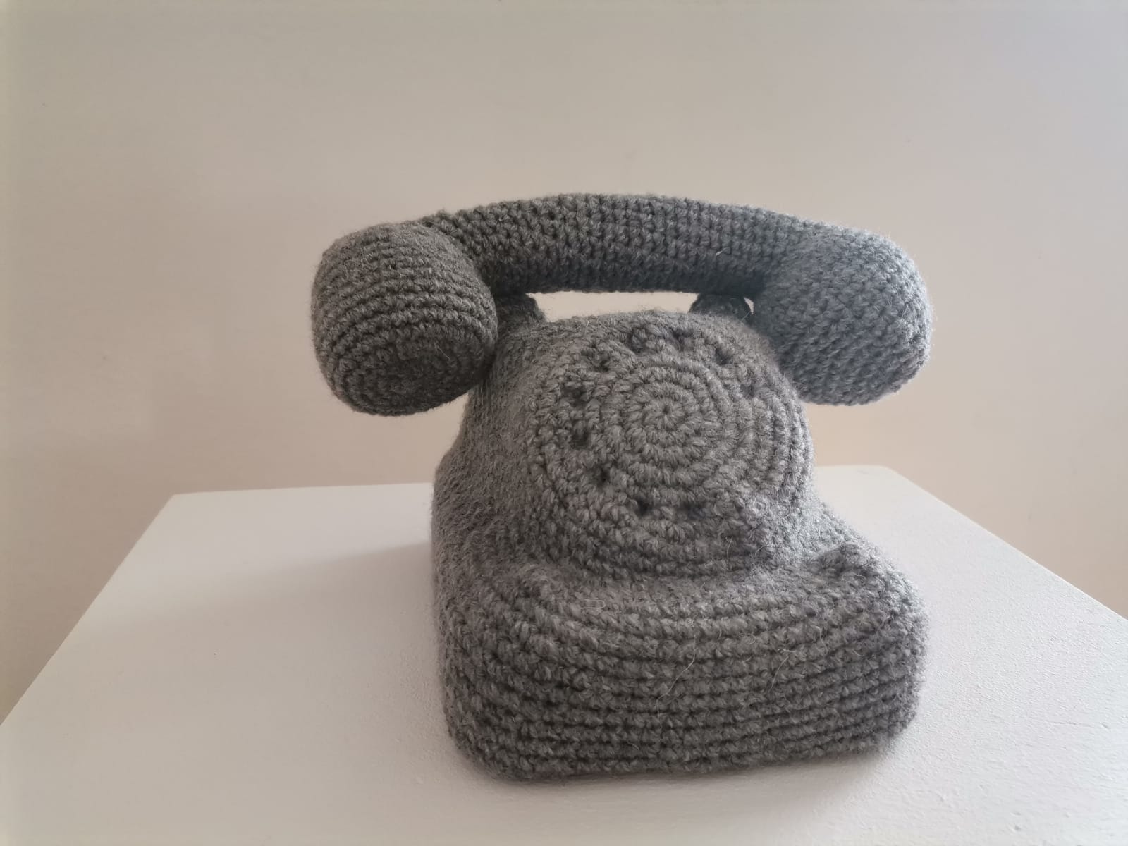 Barbara Bernsteiner, soft contact (Telephon), 2012