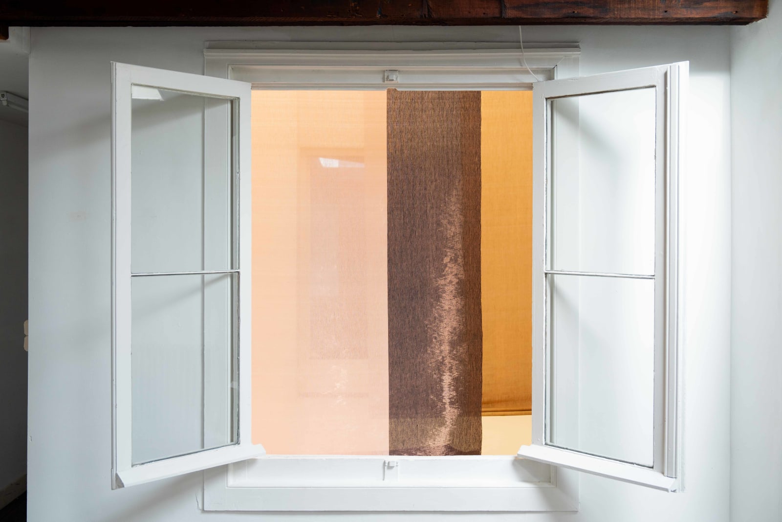 Céline Vahsen, Untitled Installation with copper panels, 2024