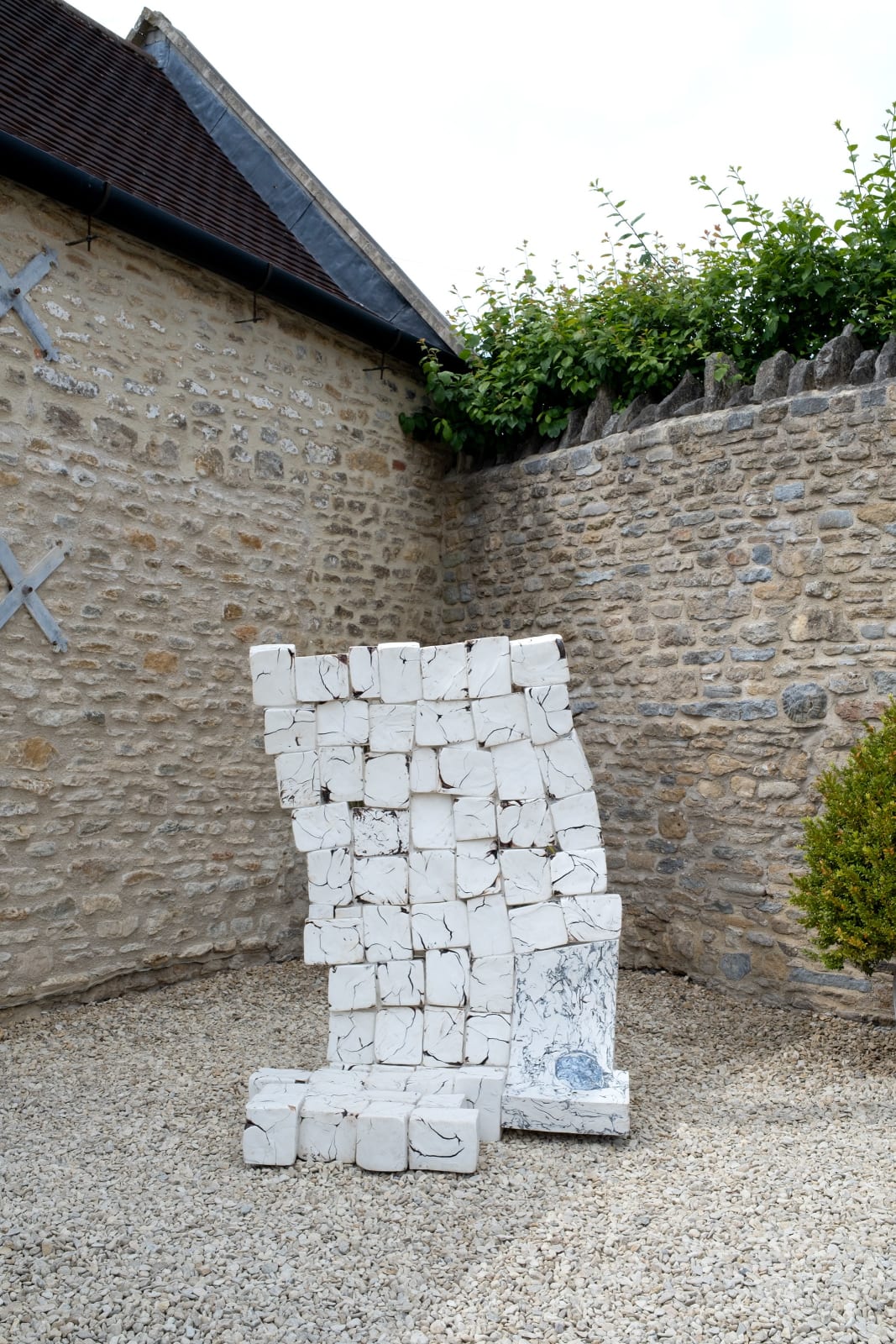 Fernando Casasempere, Curved block, 2020