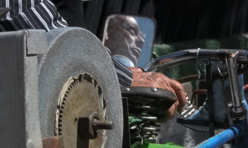 JAKI IRVINE, Se Compra: Sin é, 2014