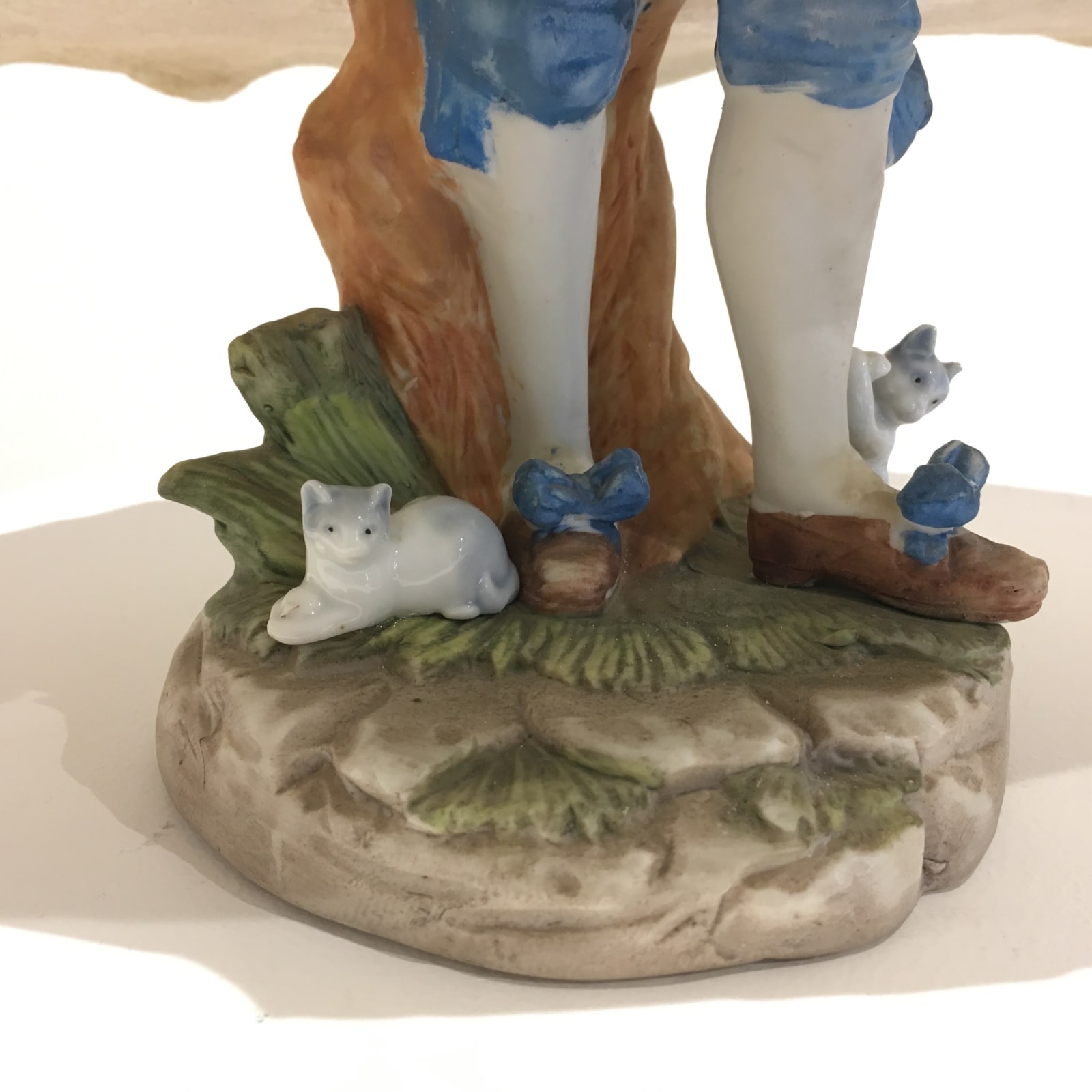 Ronna Neuenschwander, Behind Every Man, 2019