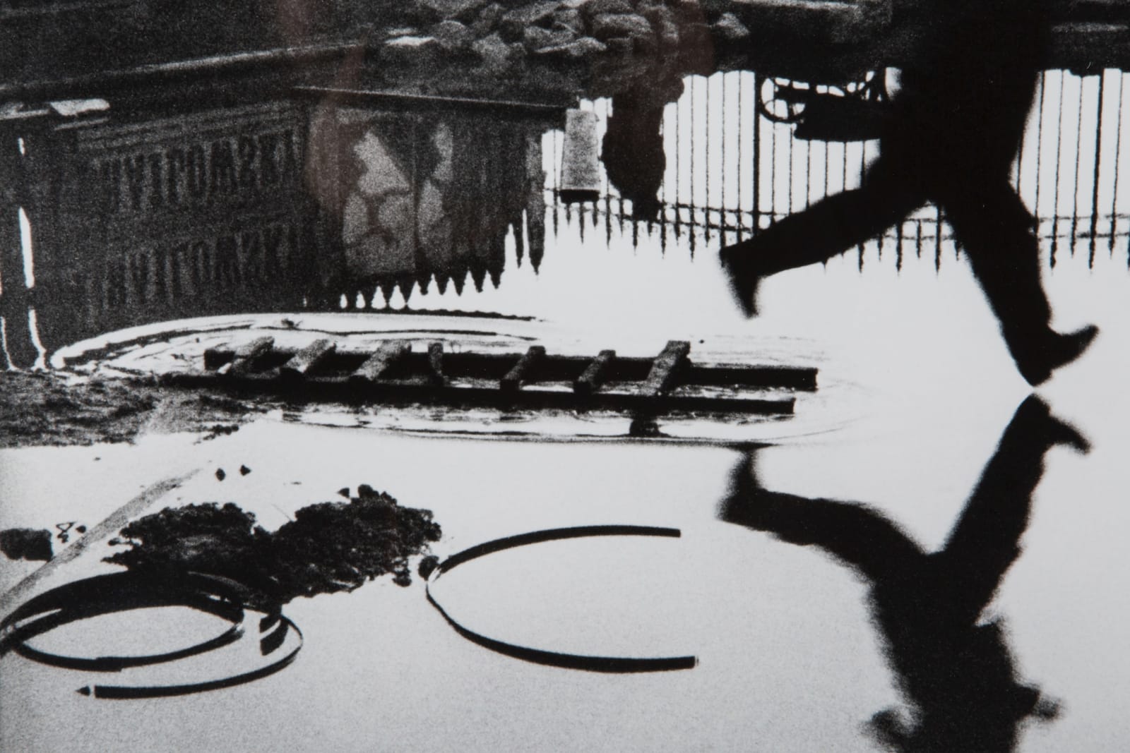 Henri Cartier, Behind the gare St. Lazare, Paris, 1932