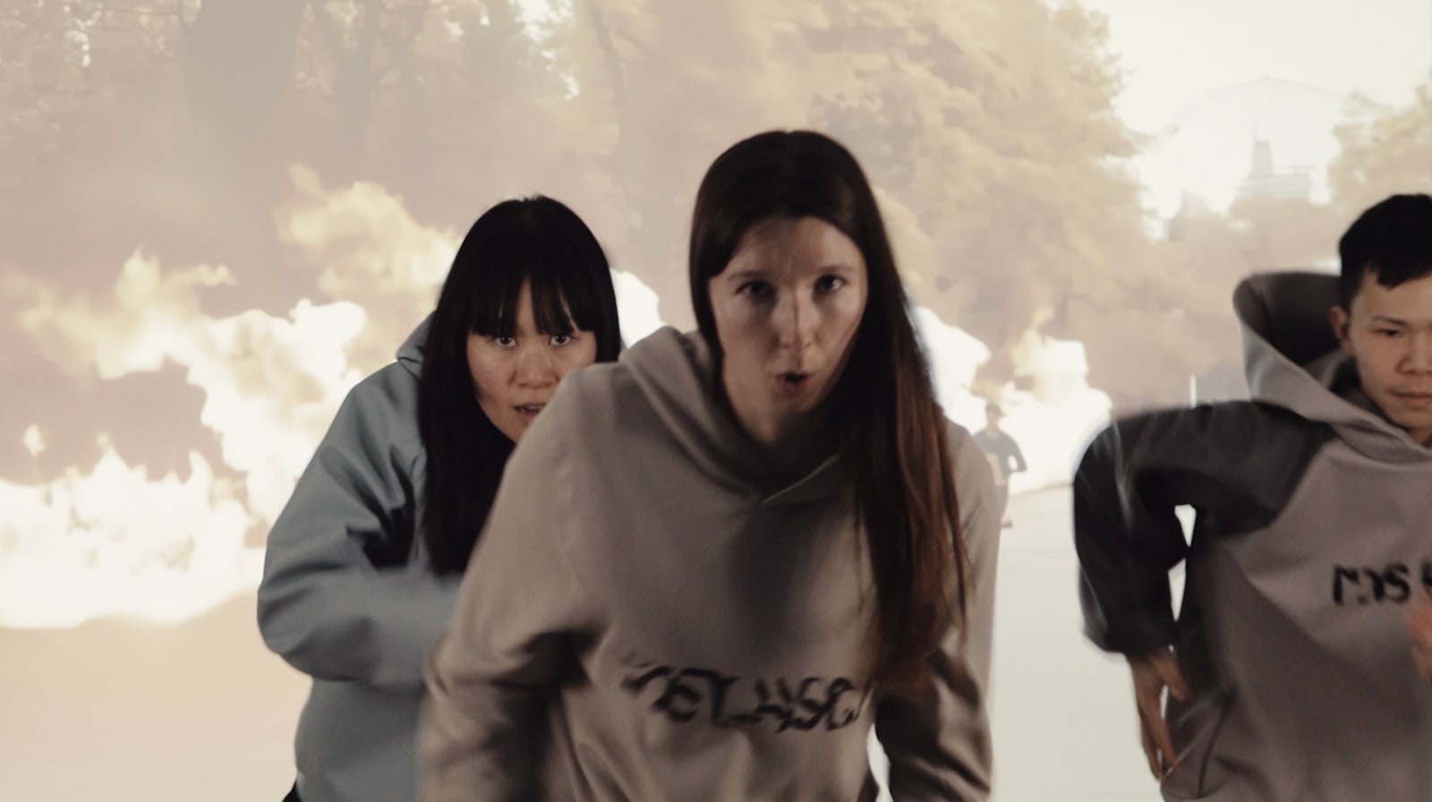 Nina Davies, Image Syncers (Performance), 2025