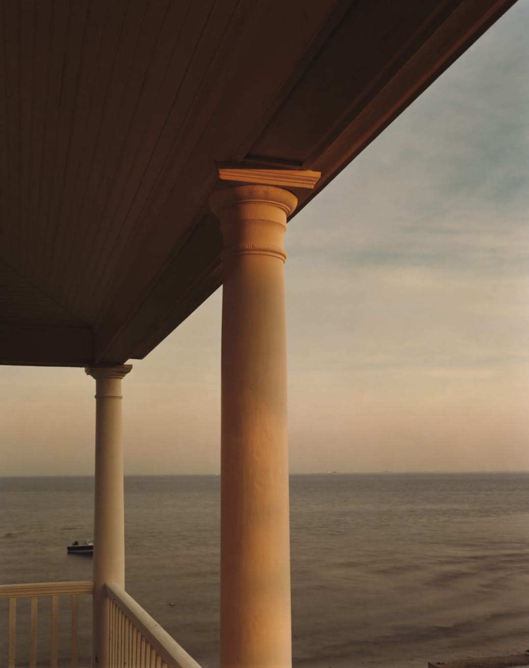Joel Meyerowitz, Gold Column, Provincetown, Massachusetts, 1977