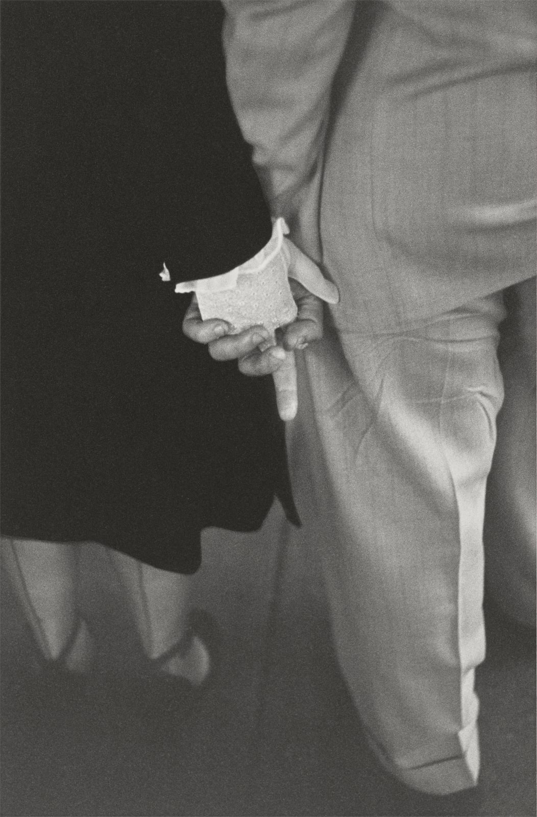 Louis Faurer, Freudian Hand Clasp, New York City, 1948.