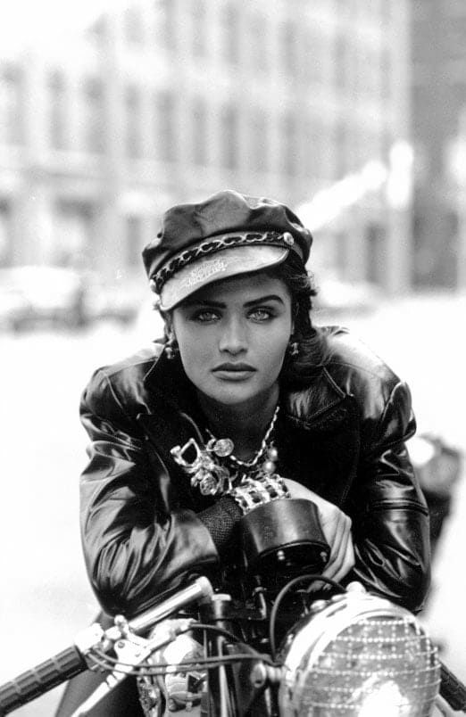 Peter Lindbergh, Helena Christiansen, Brooklyn, Vogue USA, 1991.