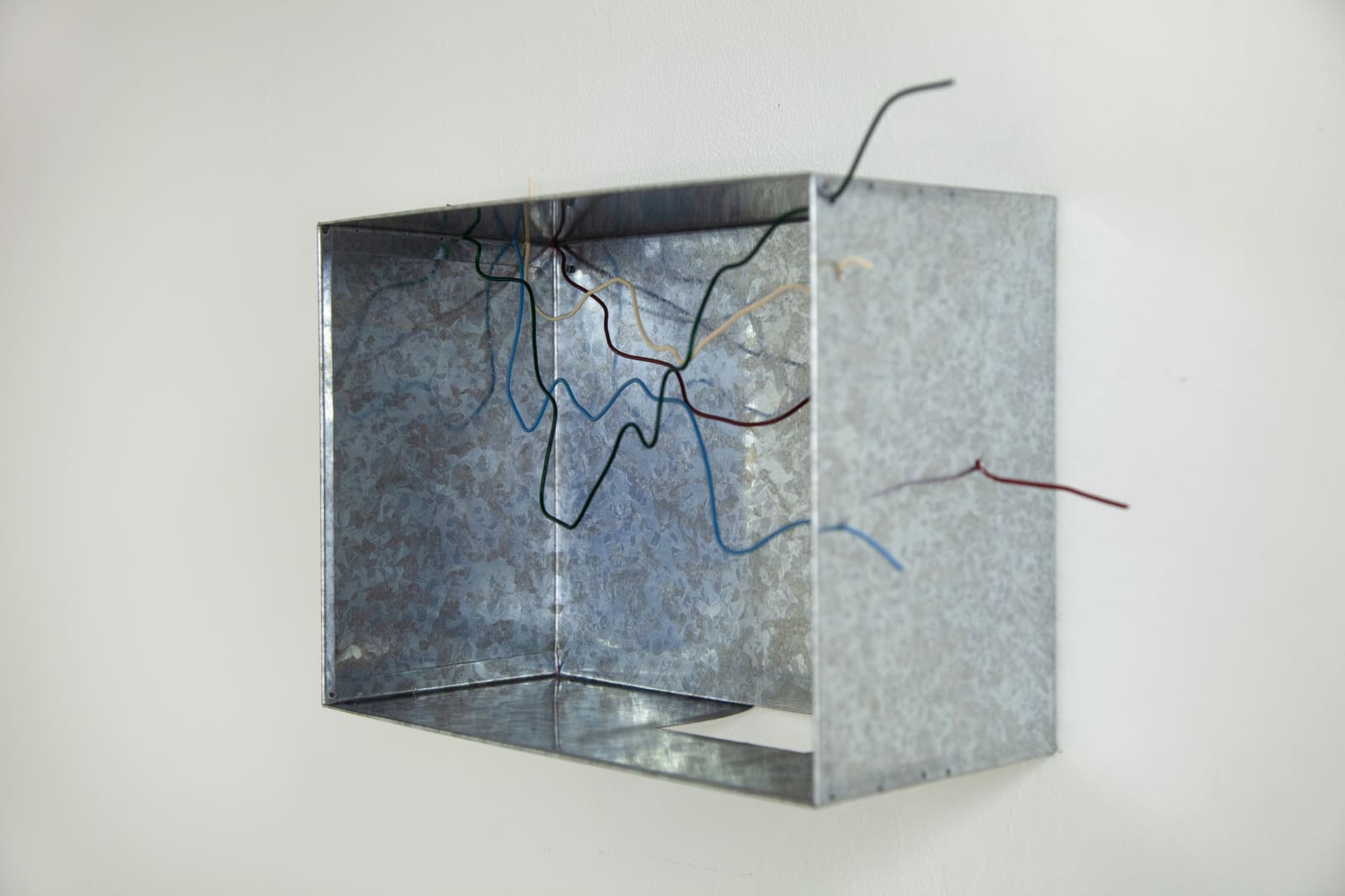 Débora Bolzsoni, Oscilação de frequência [Frequency oscillation], 2023