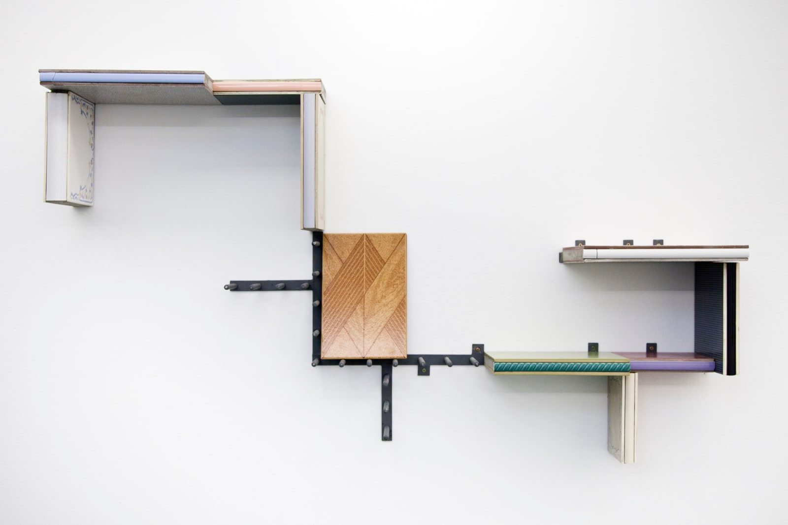 Débora Bolzsoni, Biblioteca Com Peças Soltas Bege (Library With Loose Beige Parts), 2015