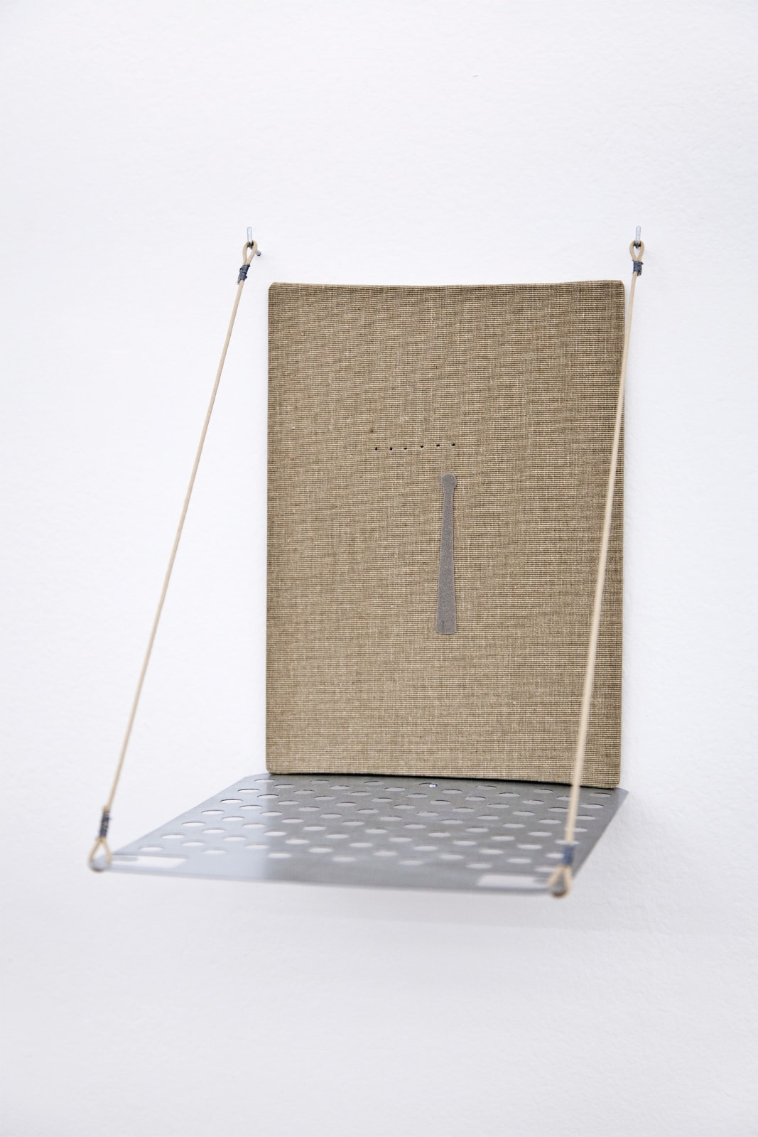 Débora Bolzsoni, Shelf with Poteau, 2017