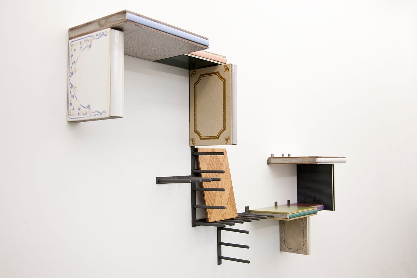 Débora Bolzsoni, Biblioteca Com Peças Soltas Bege (Library With Loose Beige Parts), 2015