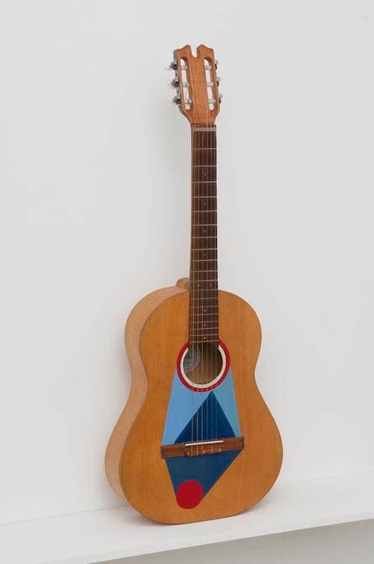 Magdalena Jitrik, Pintura sobre guitarra, 2009
