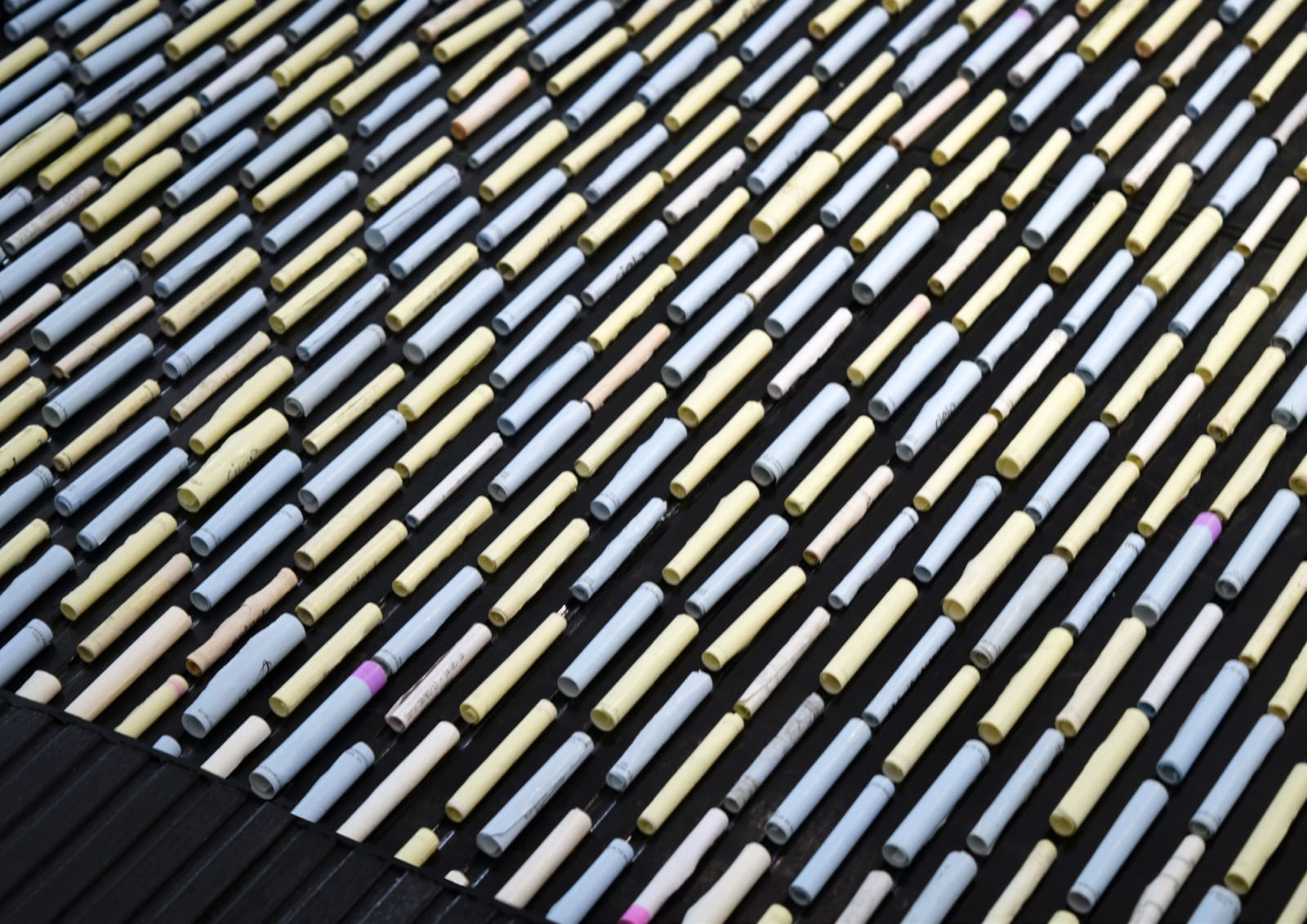 Cinthia Marcelle, in-ter-va-lo, 2017