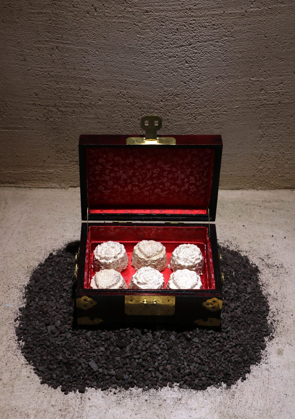 Victoria Pham, Coffret of service no. 2, 2025