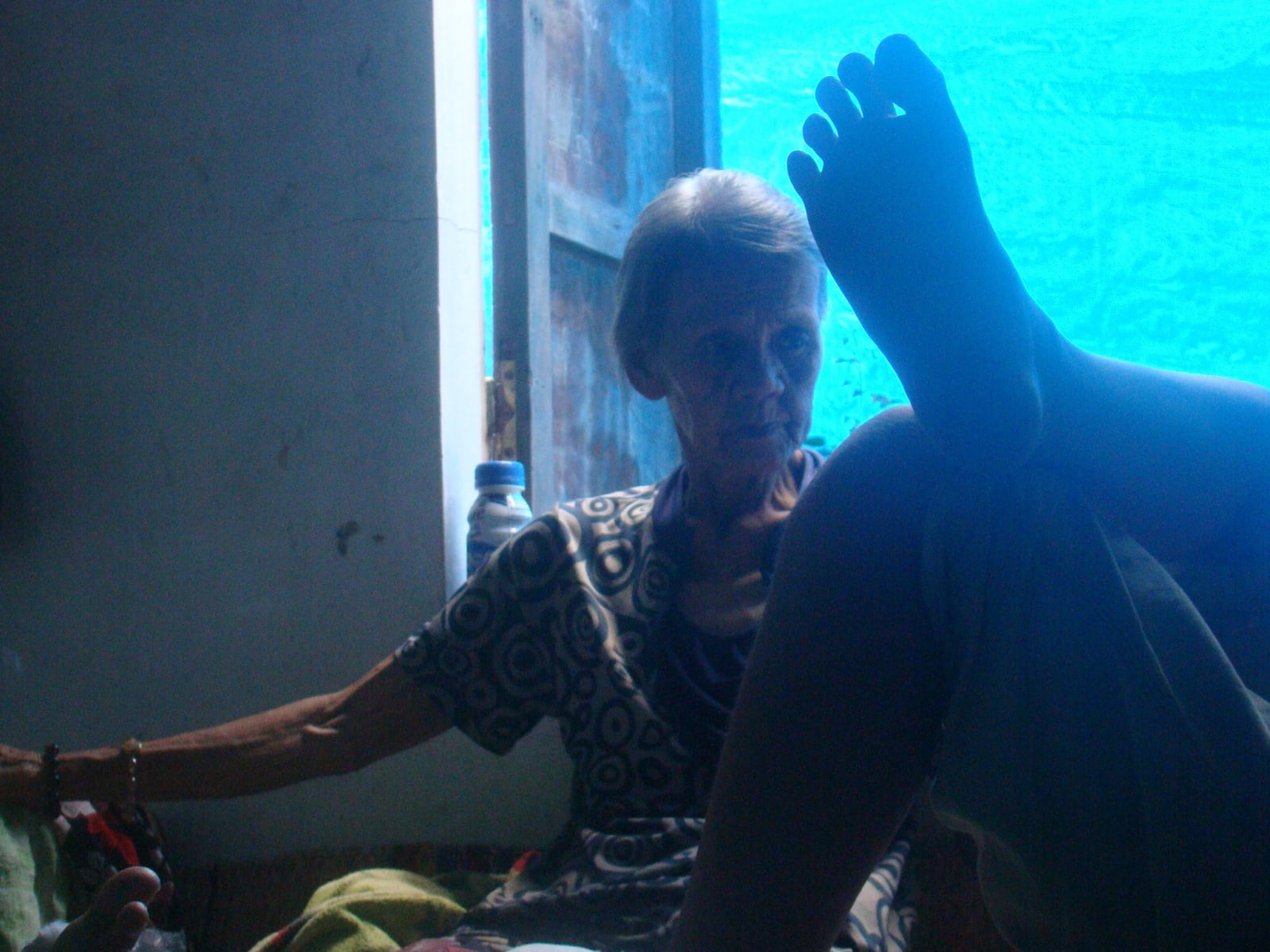 Huỳnh Công-Nhớ, My Grandmother's Broken Leg (Cái Chân Gãy Của Bà Tôi), 2021