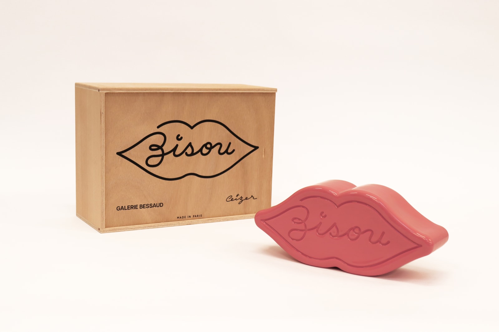 Pieter Ceizer, Bisou - Red version , 2024