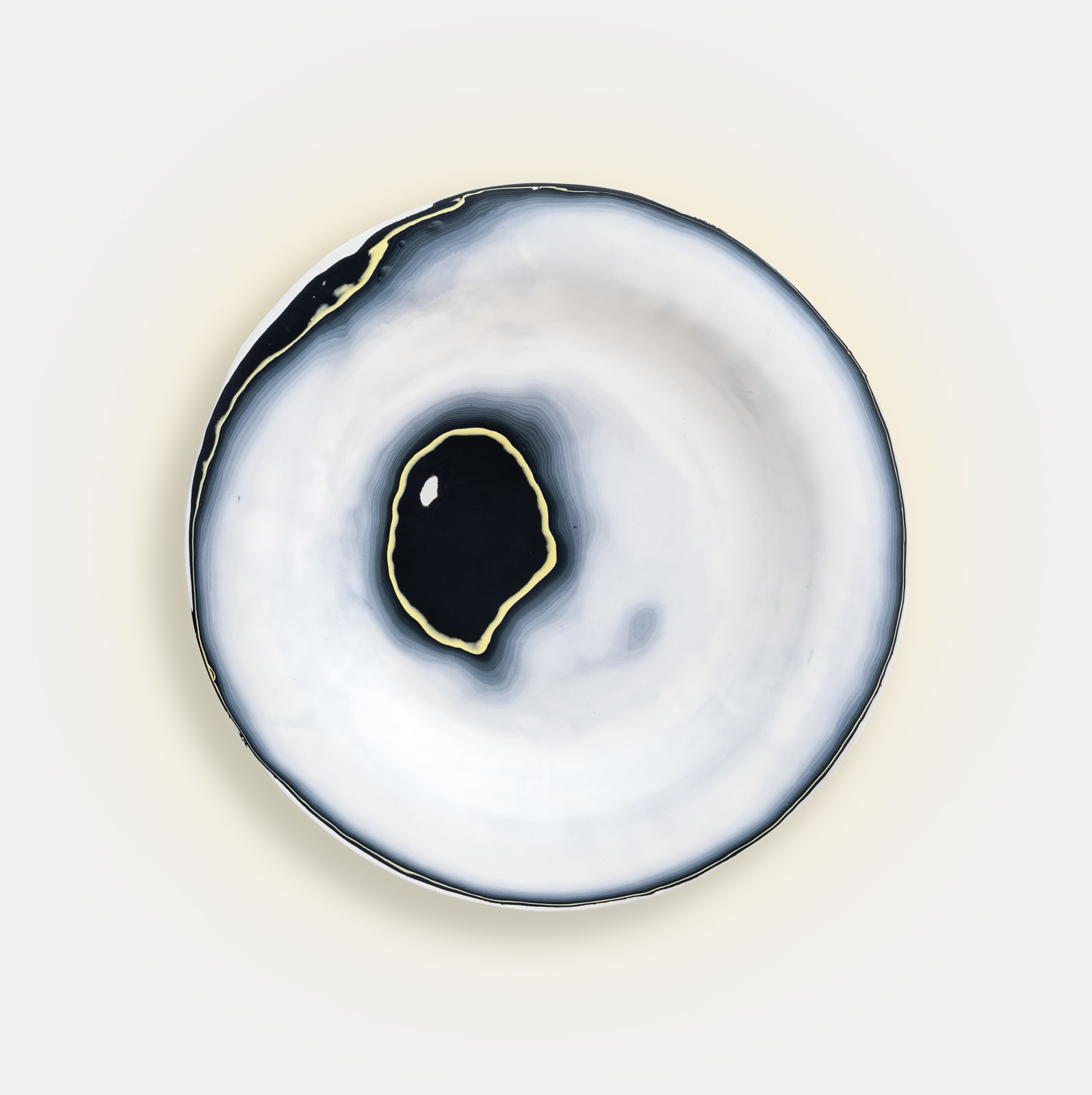 Olivia BARISANO, Assiette à dessin, 2025