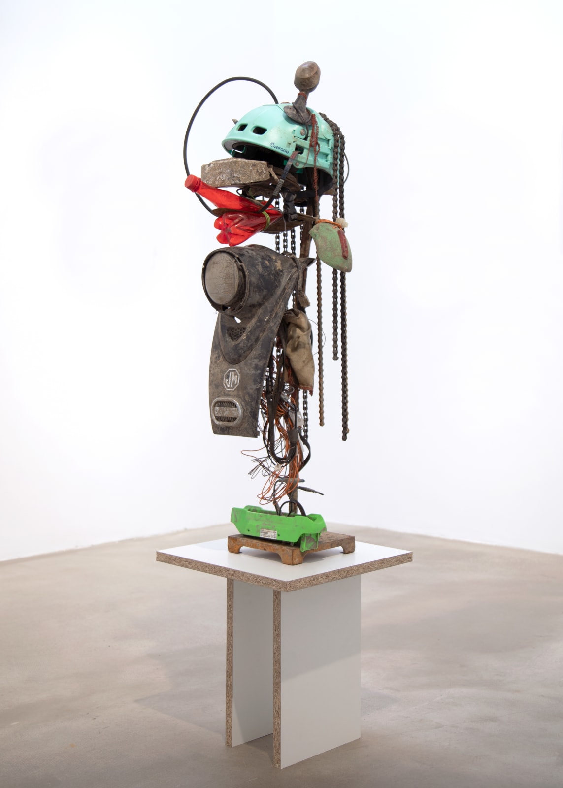 Enzo Mianes, Autoportrait à la bouteille, 2022