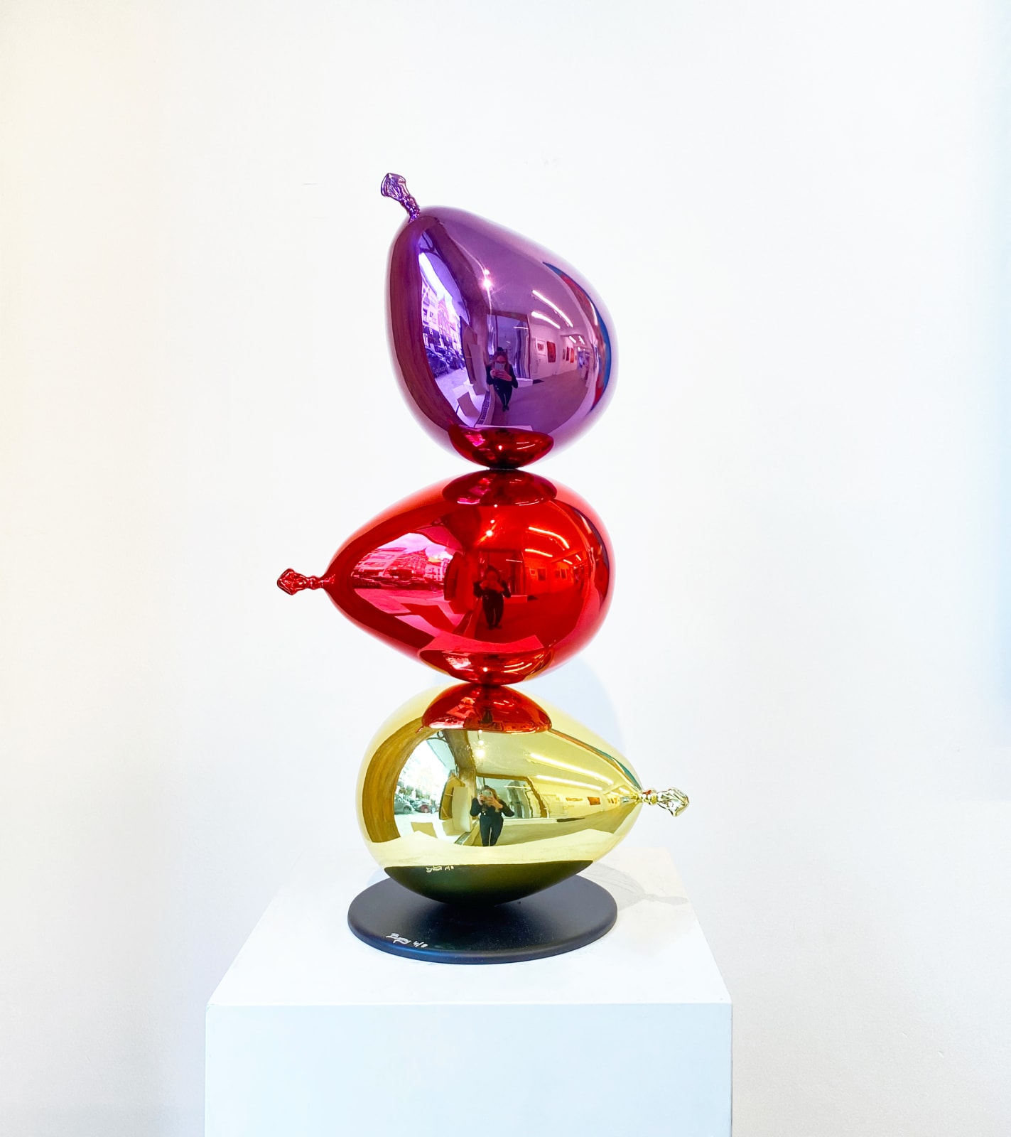 Philippe Berry, Ballons de foire (violet, rouge, or), 2018