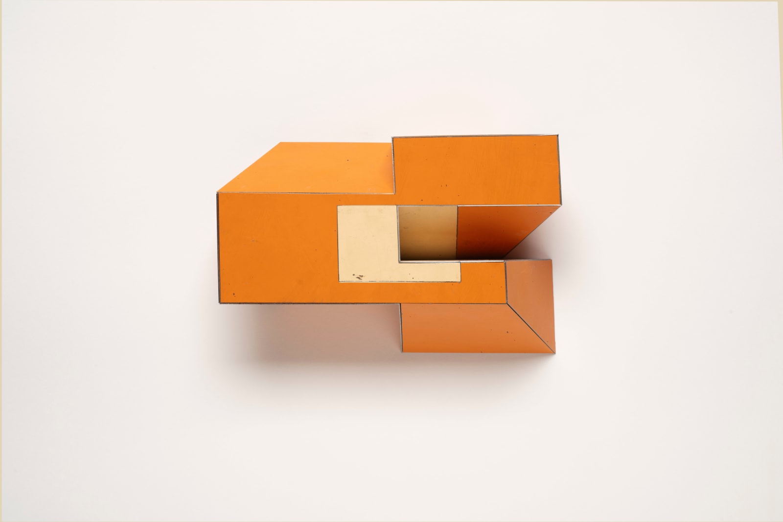 ted-larsen-radical-center-2024-galerie-dutko