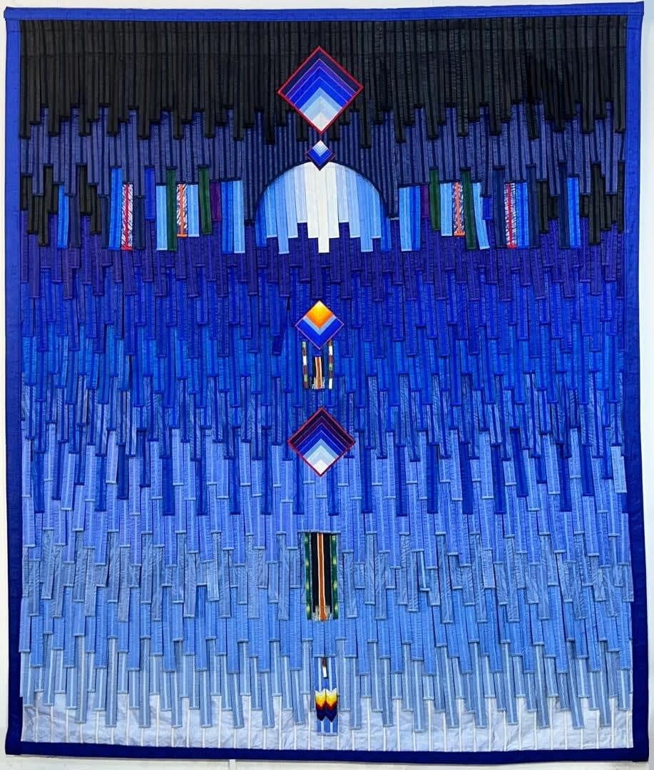ABDOULAYE KONATÉ, Fond bleu avec losanges et motifs de la Côte d'Ivoire, 2024