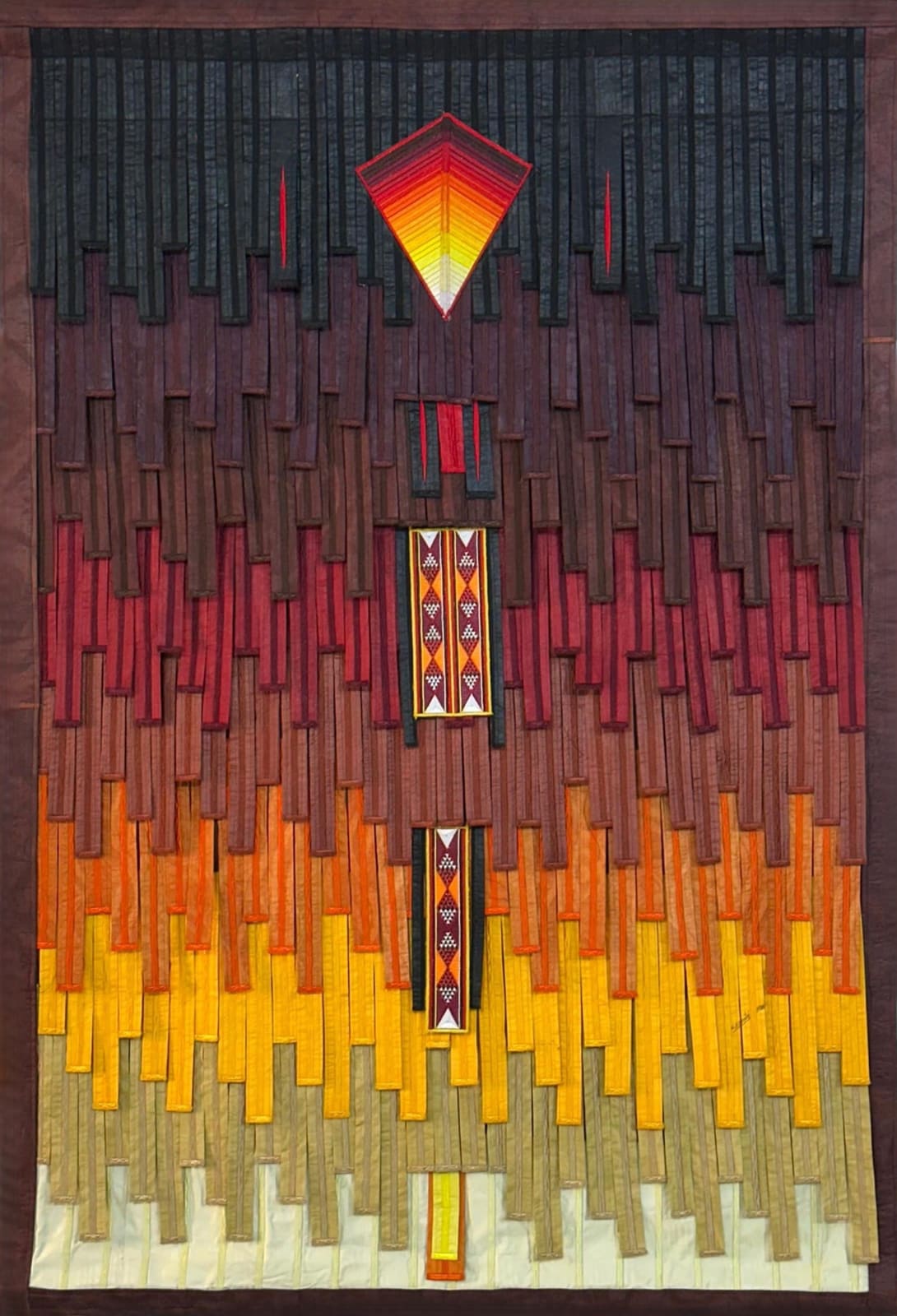 ABDOULAYE KONATÉ, Source de lumière motifs arkilla kerka sur fond ocre, 2025
