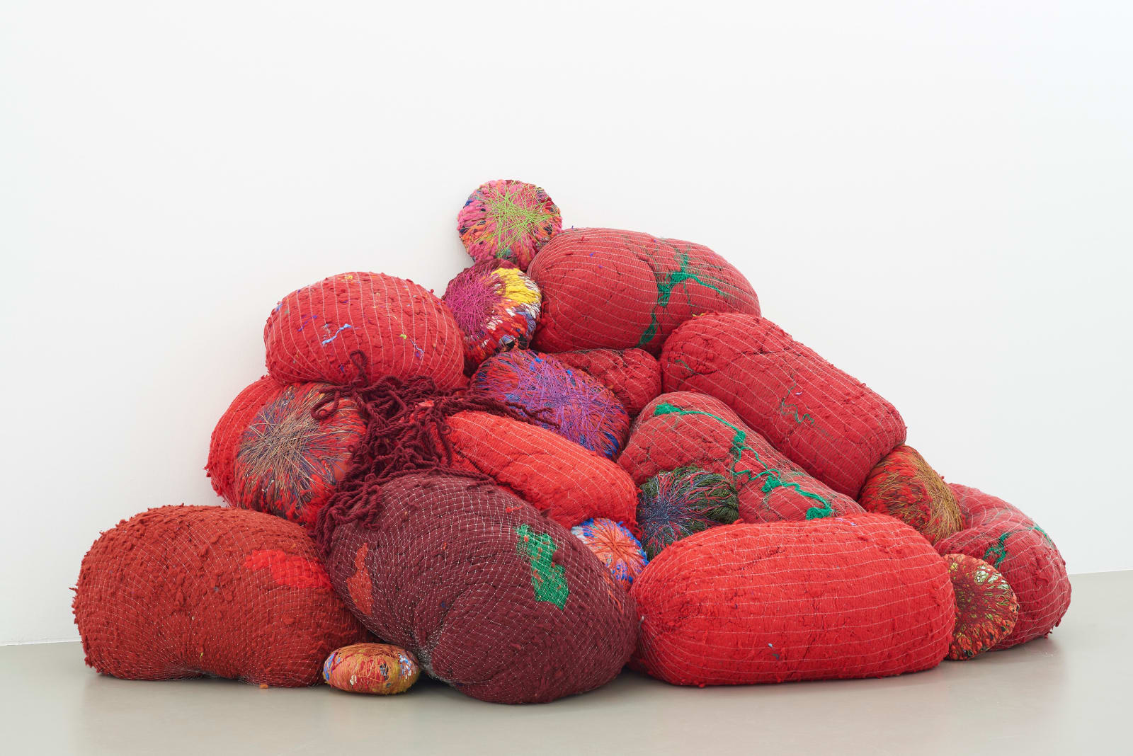 Sheila Hicks, Rempart, 2016