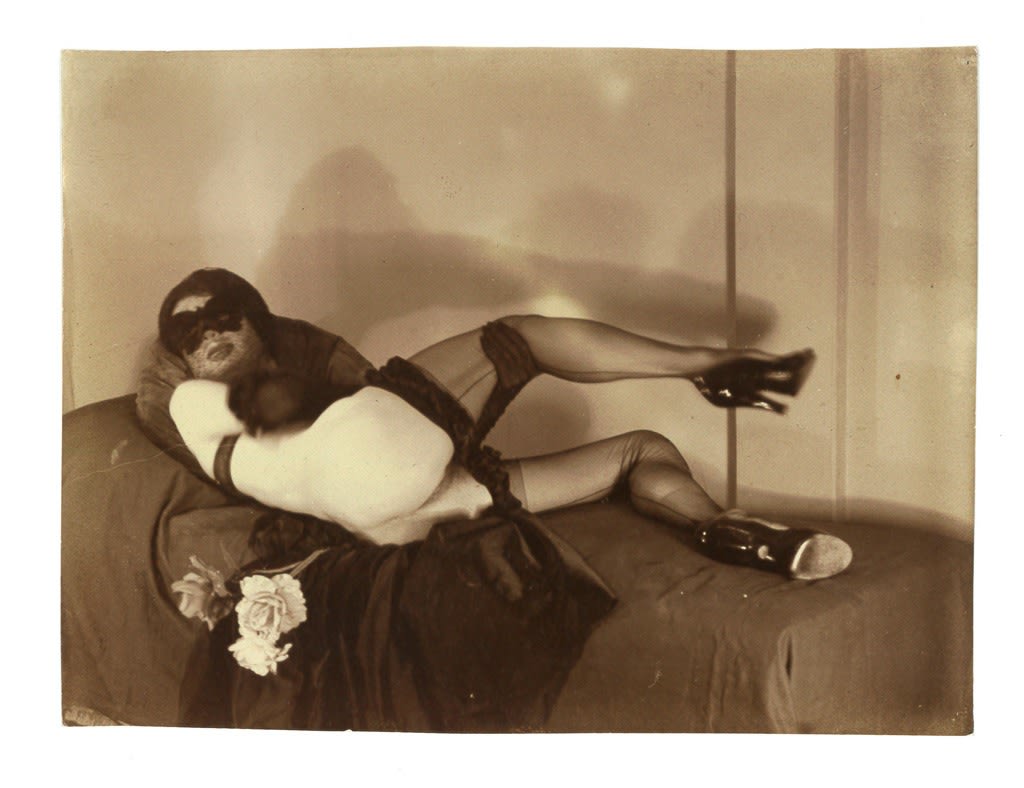 Pierre Molinier, Autoportrait travesti en Fille Magique, 1955-56