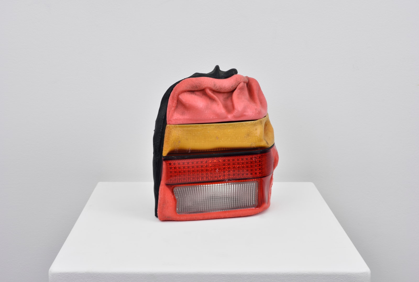 Anita MOLINERO, Sans titre (Mur de feux), 2010