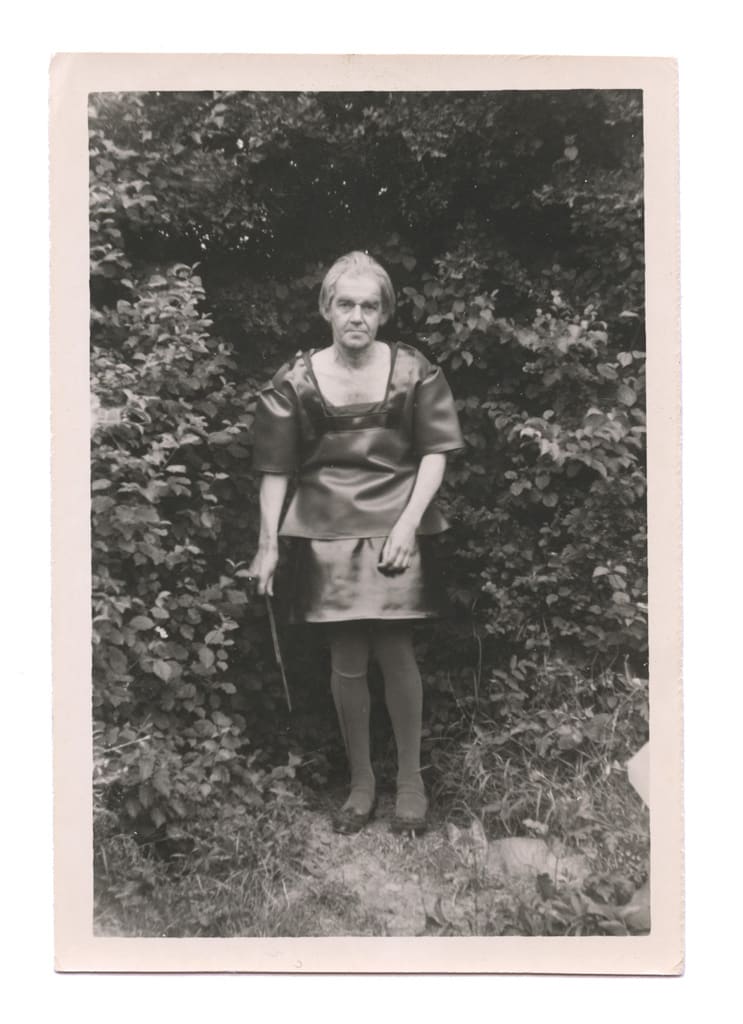Marcel BASCOULARD Pose 6 Photographie Dim. papier: 13 x 8,9 cm, 13 x 8,9 cm