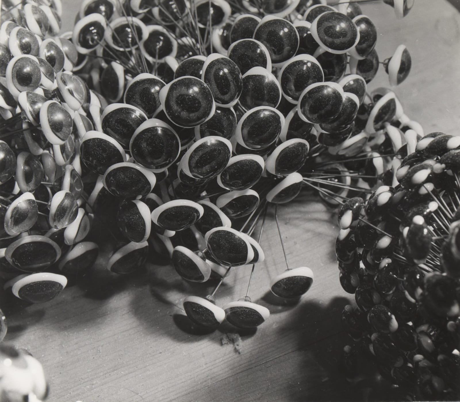 Pierre Jahan, Yeux des poupées, 1945