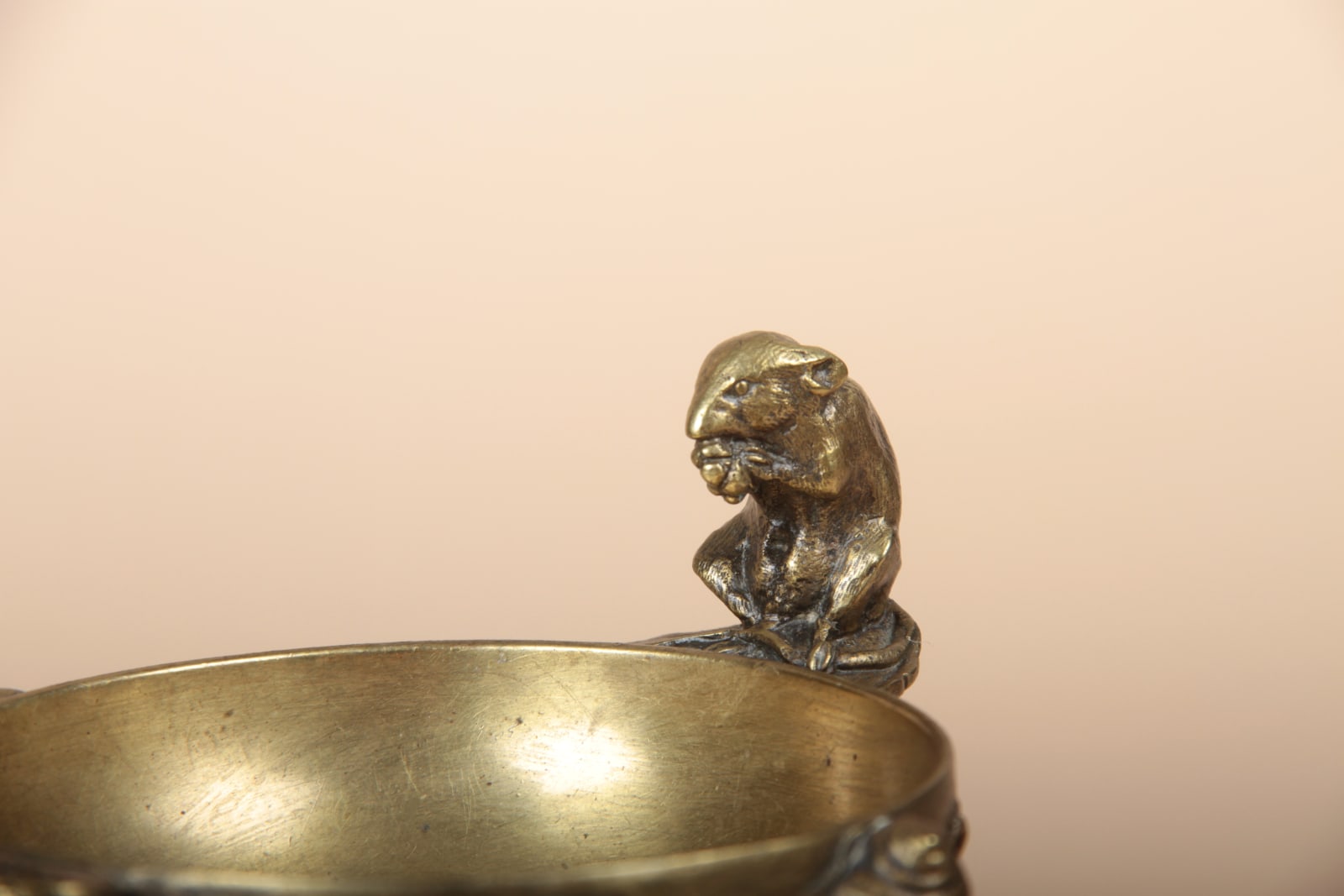 Auguste Cain, Coupe tripode à la souris, circa 1880