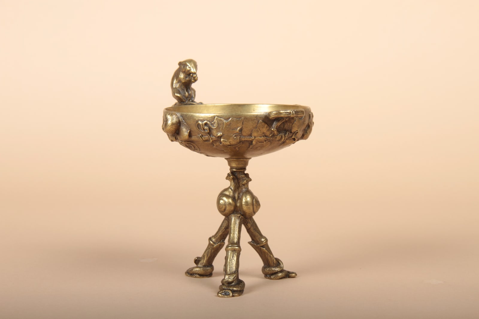 Auguste Cain, Coupe tripode à la souris, circa 1880