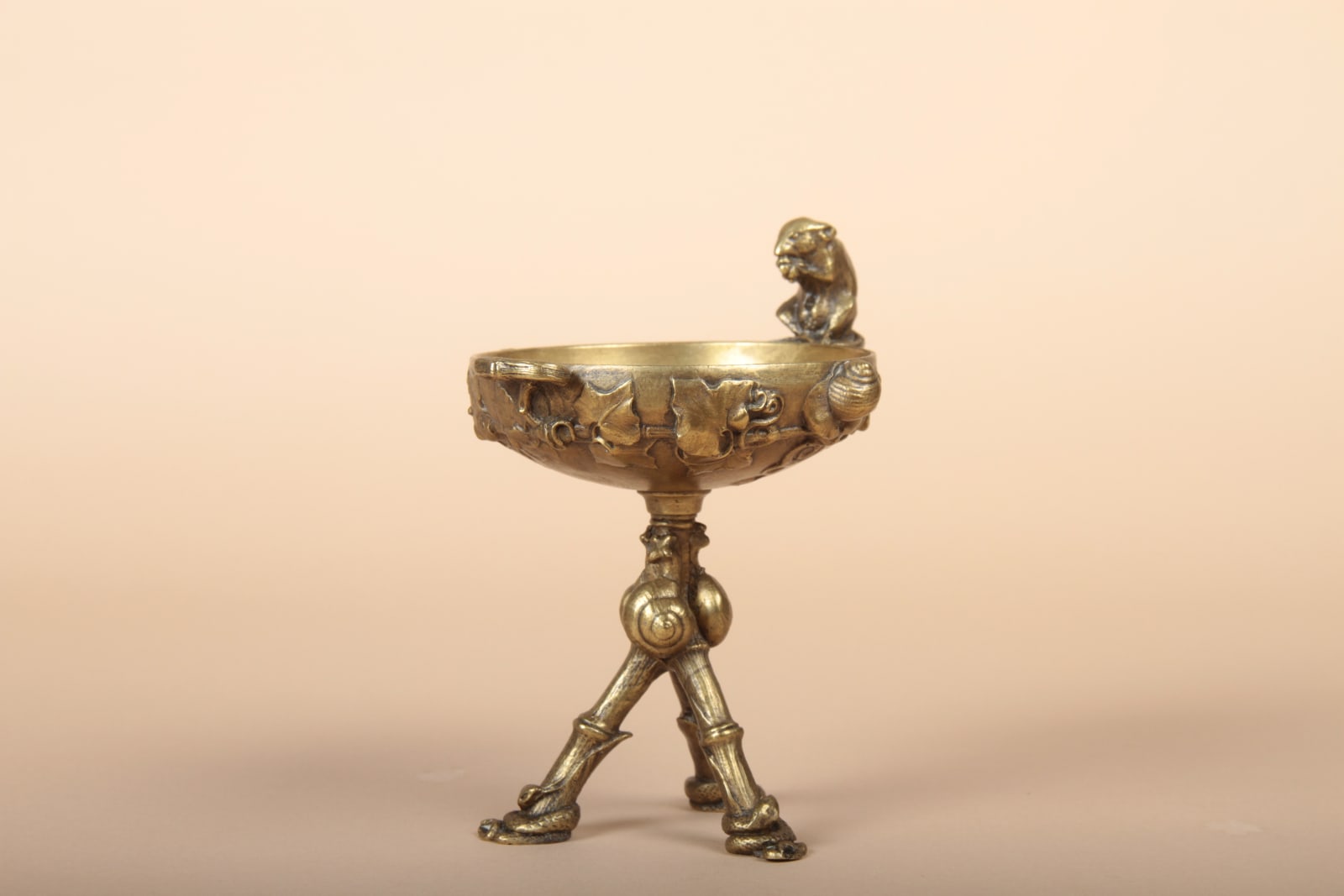 Auguste Cain, Coupe tripode à la souris, circa 1880