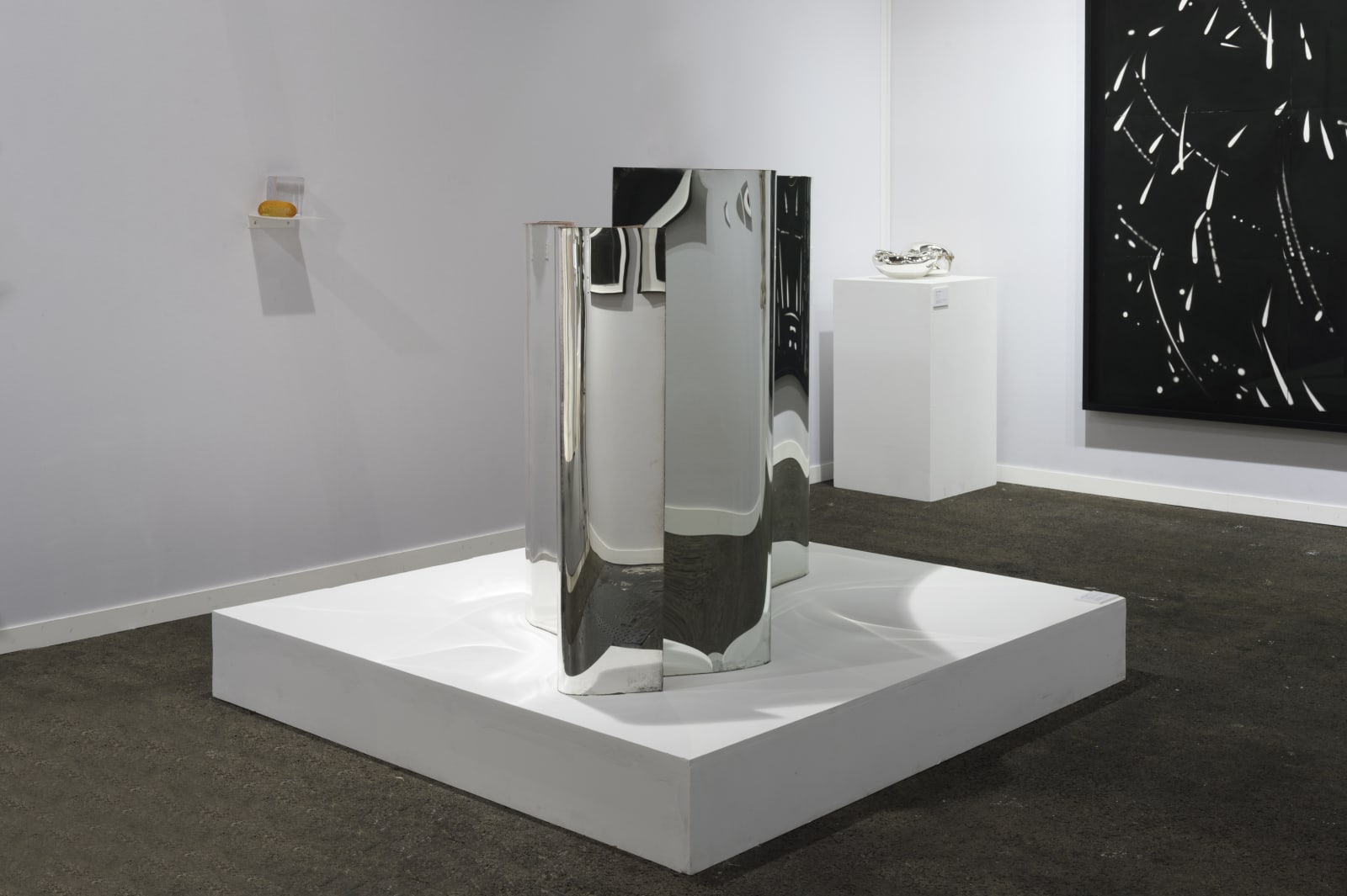 MORGANE TSCHIEMBER, Skin mirror, 2021