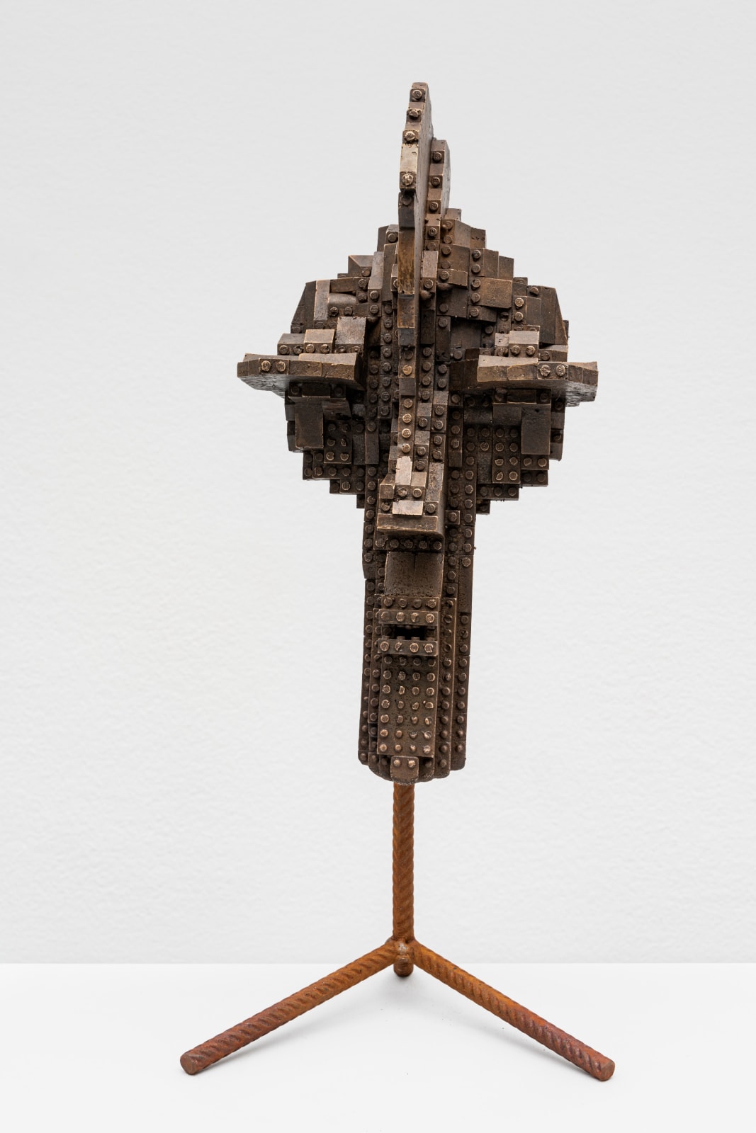 CHRISTIAN GONZENBACH, Bygglek (Songye), 2020