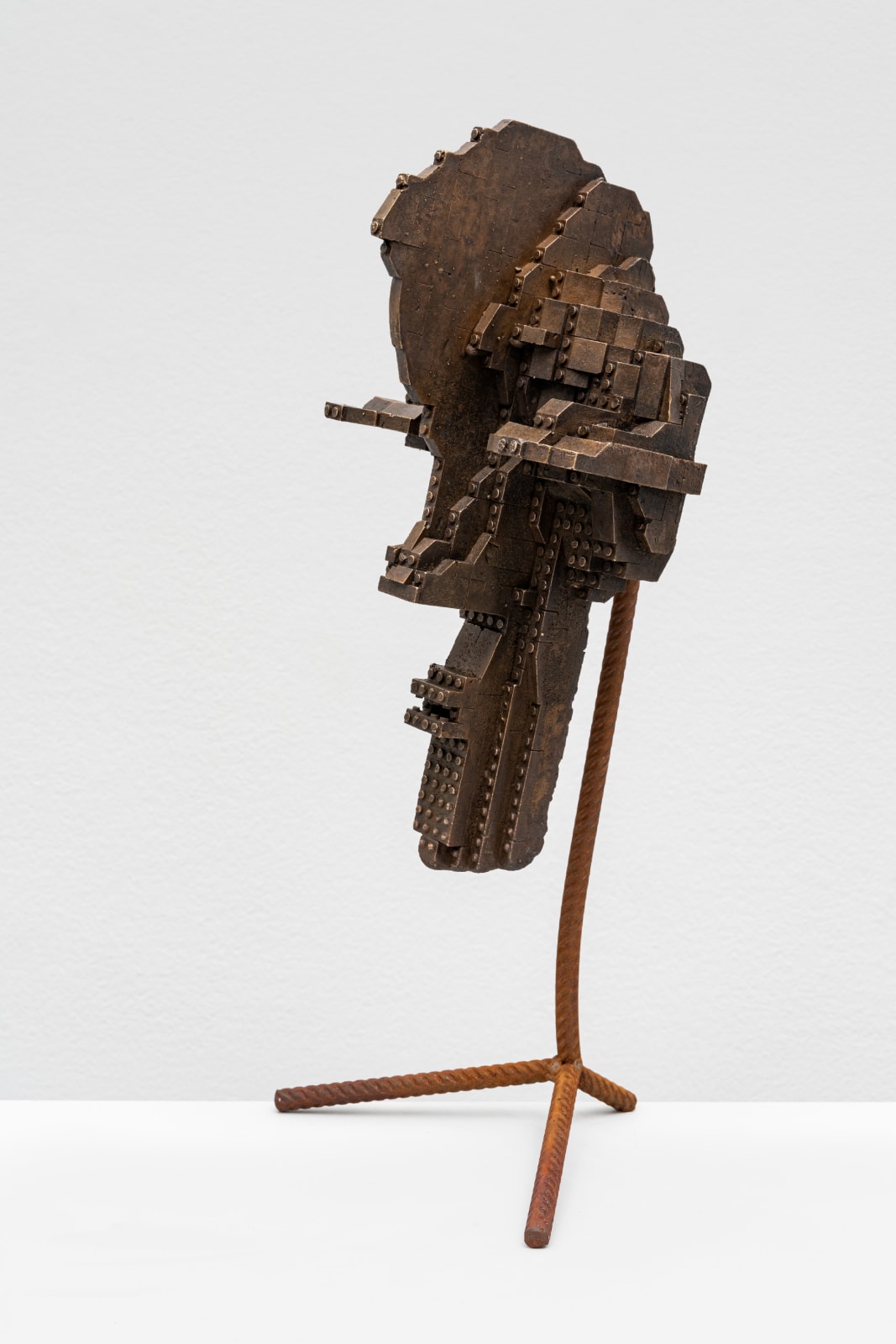 CHRISTIAN GONZENBACH, Bygglek (Songye), 2020